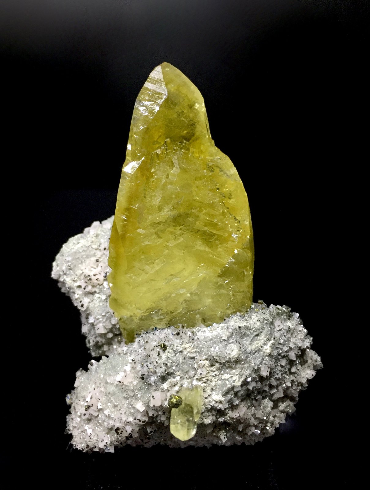 Calcite
10 cm x 6.5 cm x 6 cm
(Autor: Turbo)