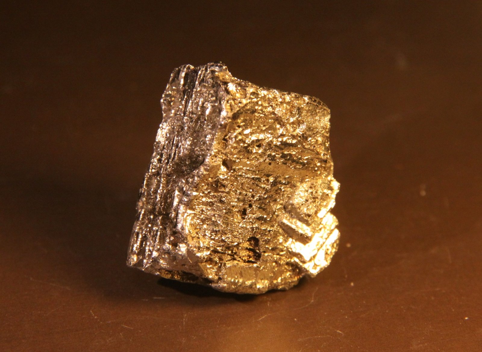 Pyrite
33mm x 35mm x 16mm
(Autor: Firmo Espinar)
