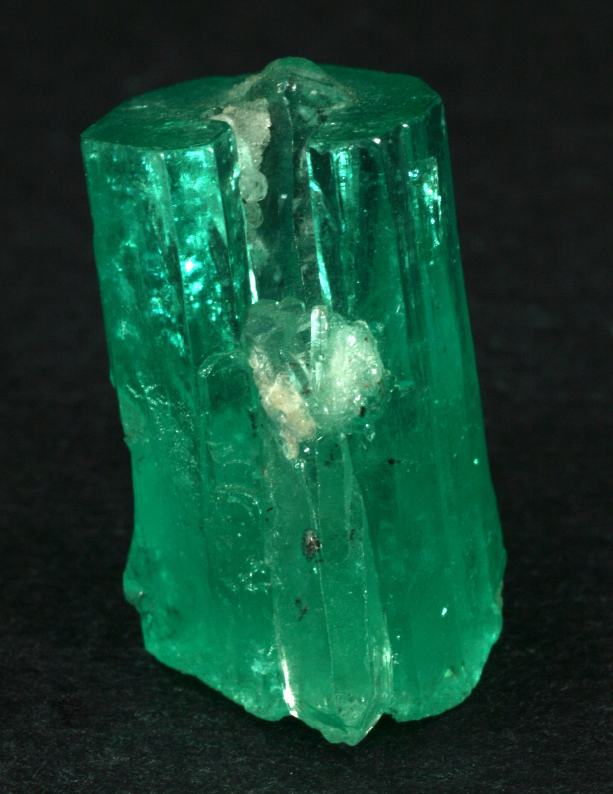 Beryl (variety emerald), Quartz
xl=19mm
(Autor: Fiebre Verde)