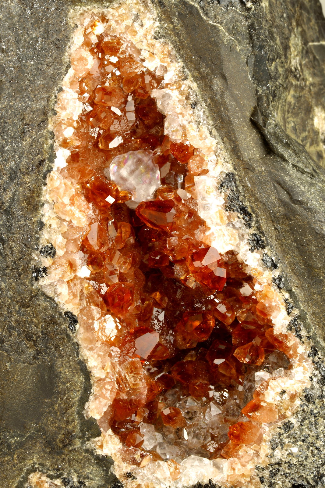 Rhodochrosite, Fluorite, Quartz, Goethite
115x110x50mm
(Autor: Fiebre Verde)