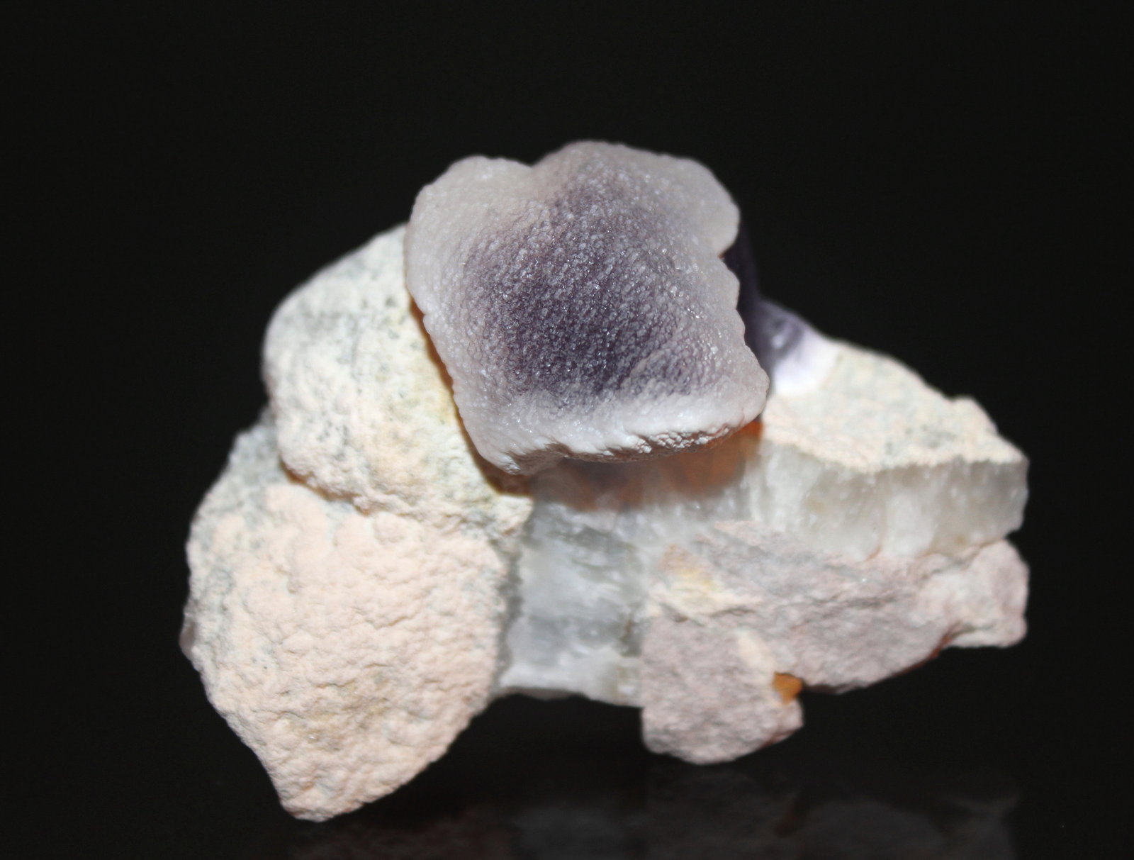 Fluorite
60mm x 52mm
(Autor: Don Lum)