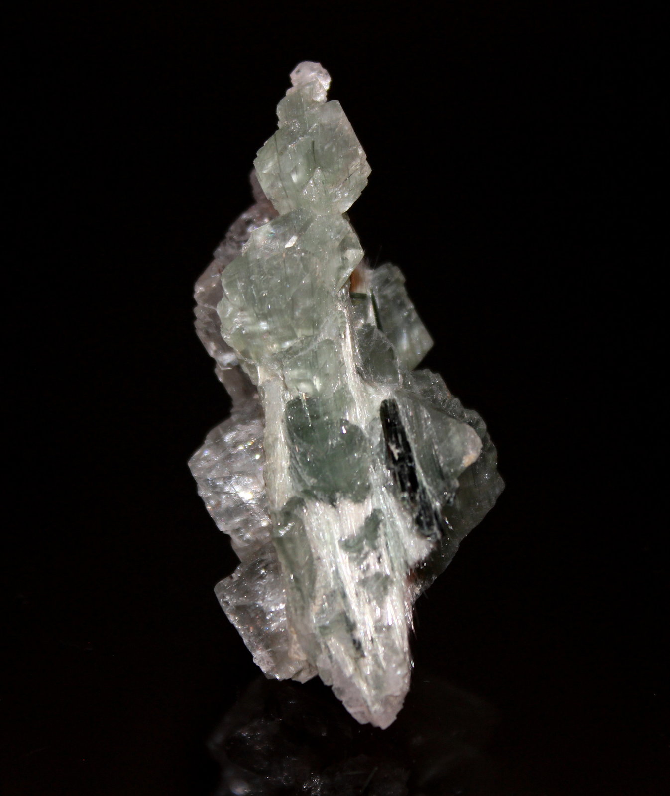 Orthoclase (variety adularia)
50mm x 23mm
(Autor: Don Lum)
