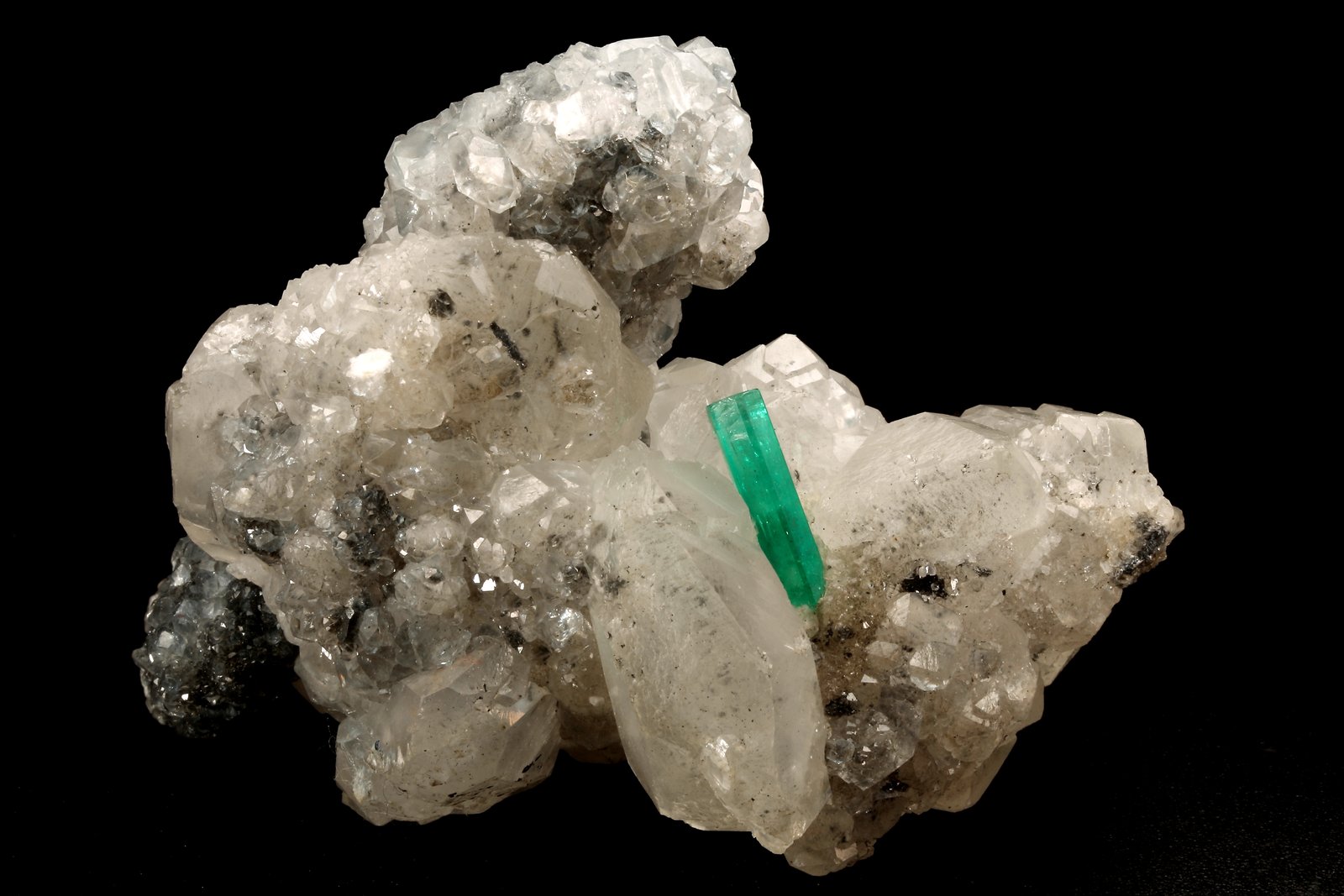 Beryl (variety emerald), Calcite
35x64x49mm, xl=12mm
(Autor: Fiebre Verde)