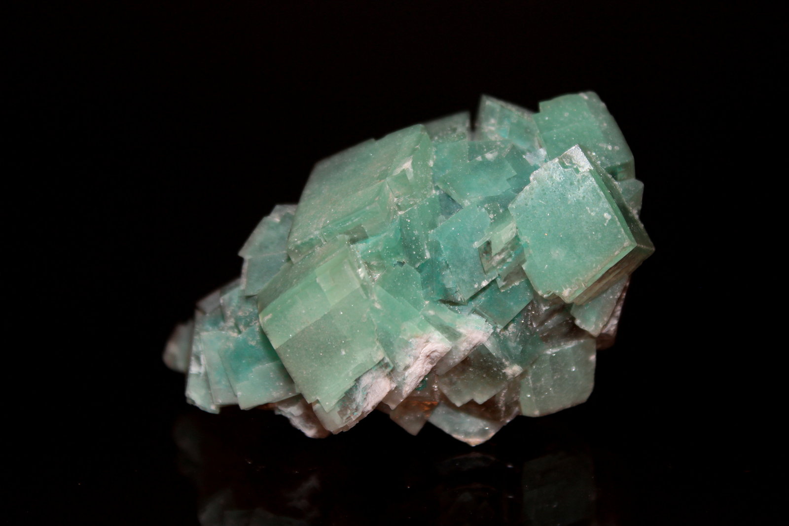 Calcite, Dioptase
65mm x 50mm x 36mm
(Autor: Don Lum)