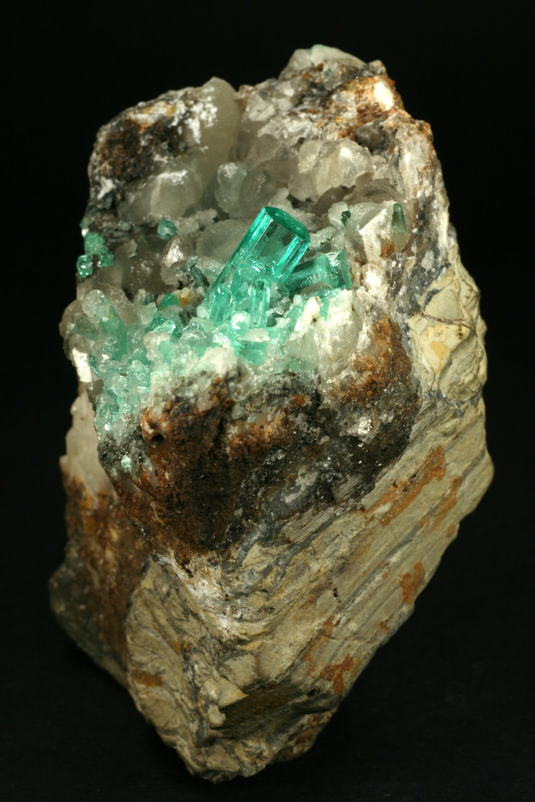 Beryl (variety emerald), Calcite
85x80x60mm
(Autor: Fiebre Verde)