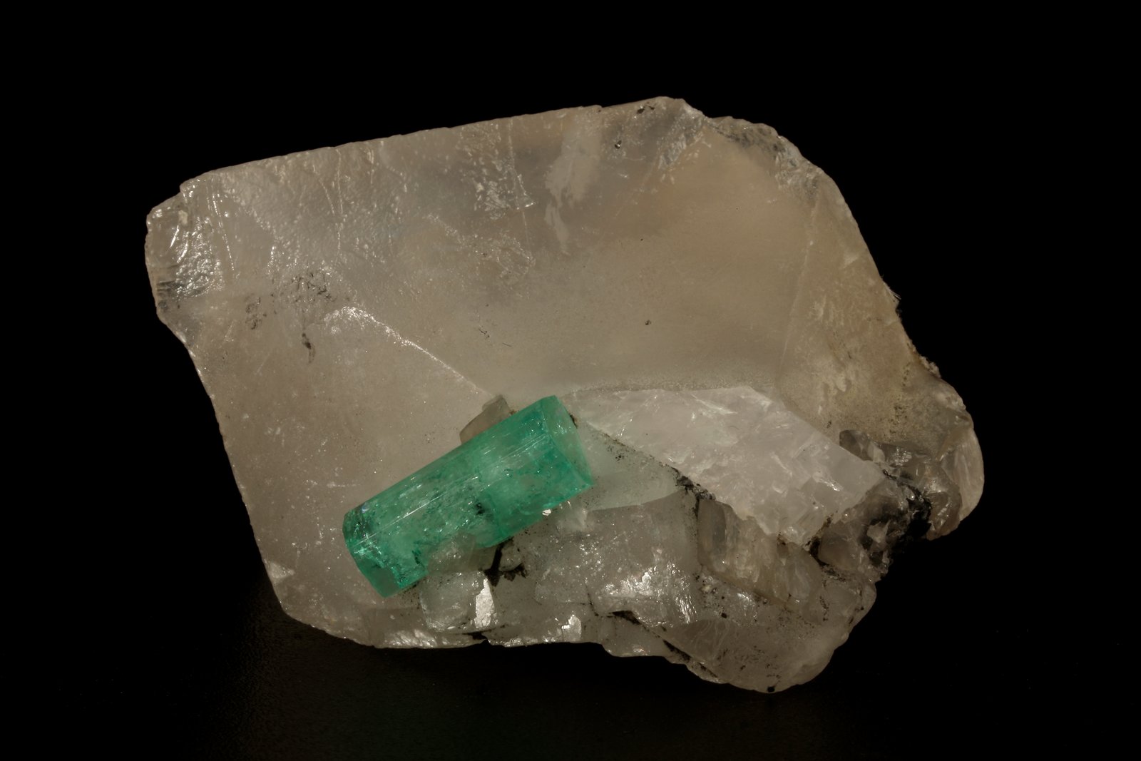 Beryl (variety emerald), Calcite
49x35x19mm, xl=14x5mm
(Autor: Fiebre Verde)