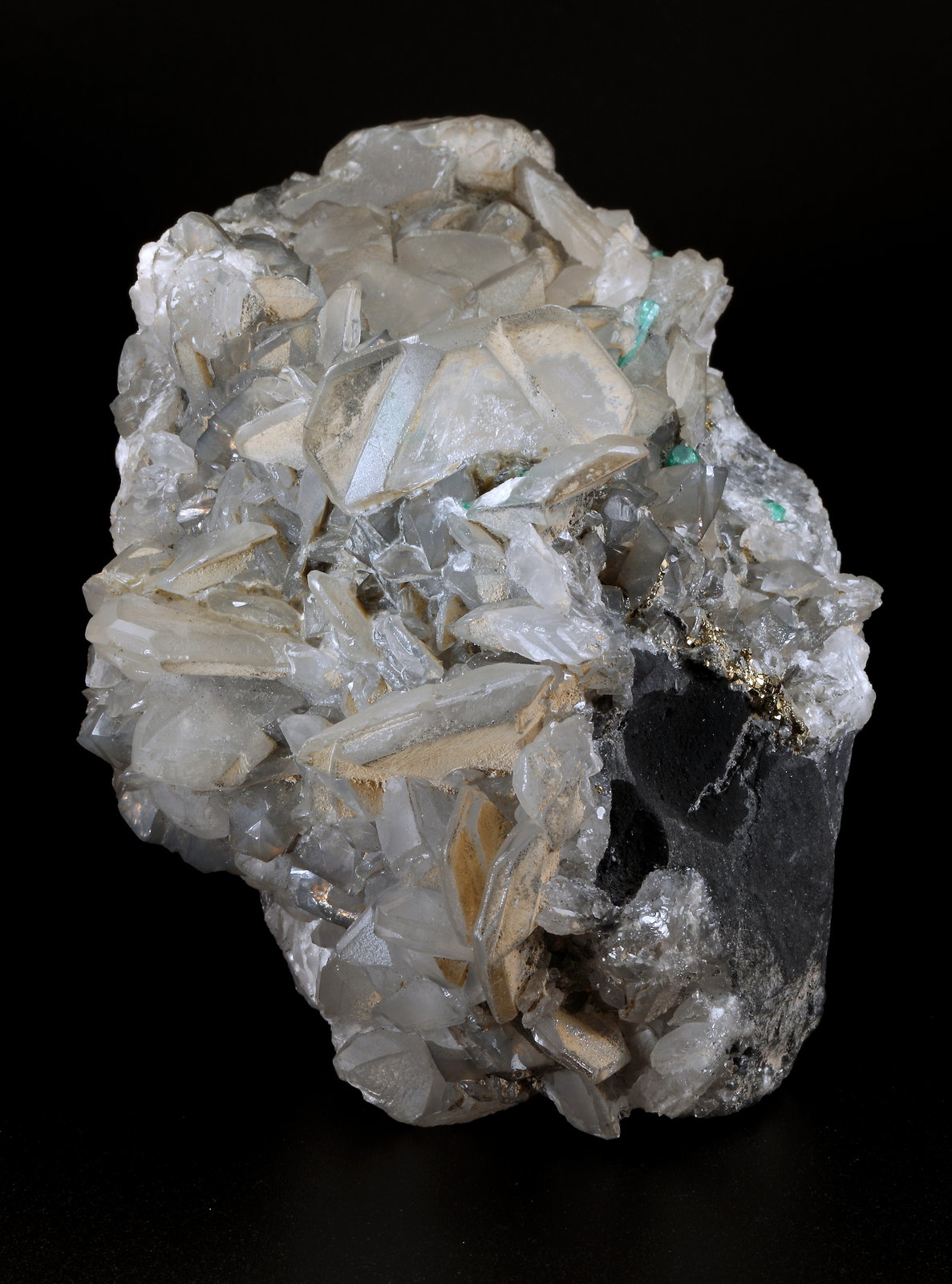 Beryl (variety emerald), Calcite, Dolomite, Pyrite
113x98x85mm, main xl=15mm
(Autor: Fiebre Verde)