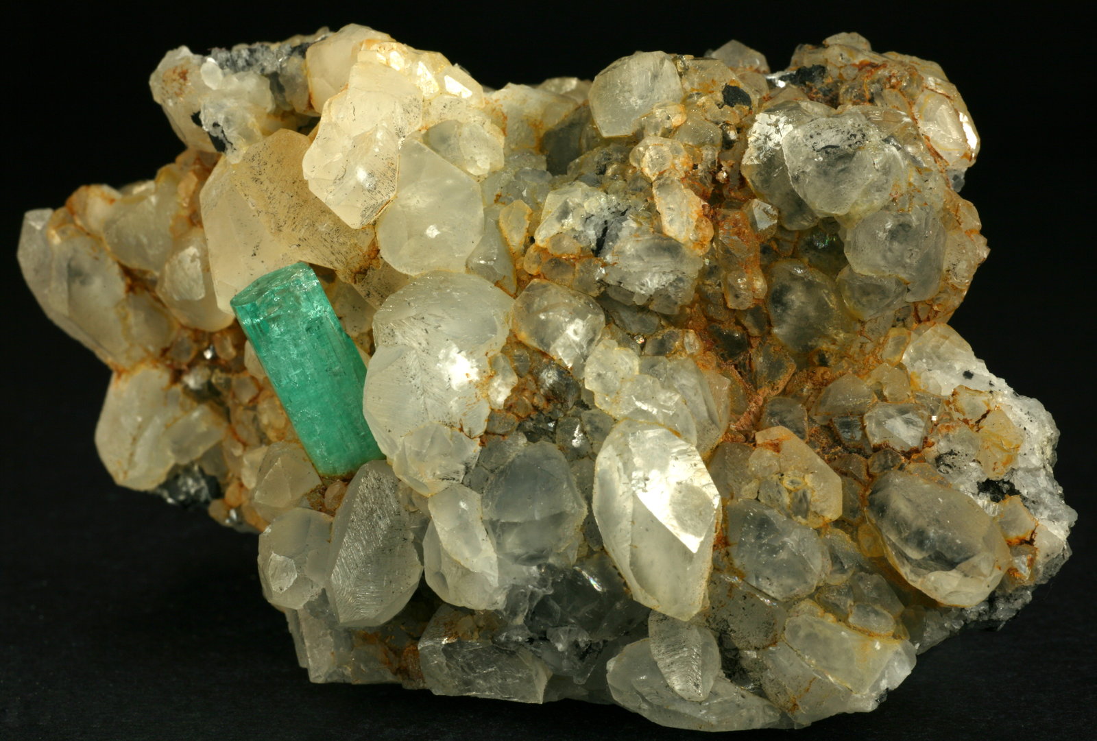 Beryl (variety emerald), Calcite
90x55x39mm
(Autor: Fiebre Verde)