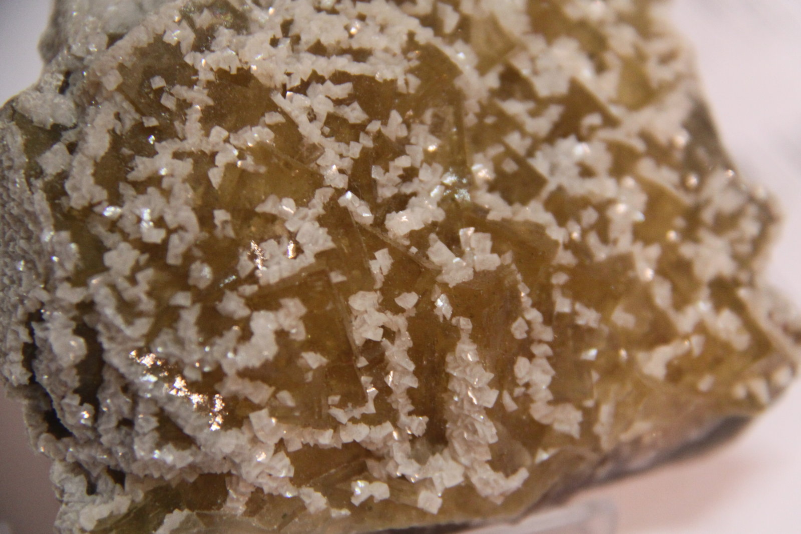 Dolomite on Fluorite
13 x 15 x 5 cm
(Autor: Firmo Espinar)