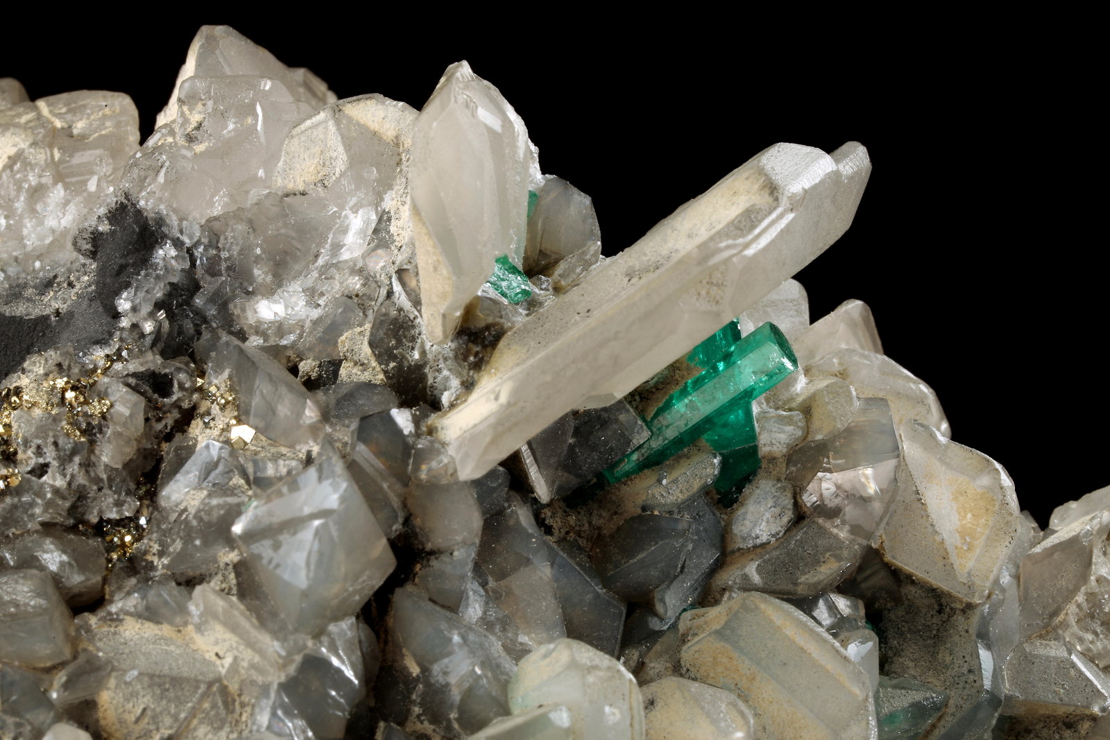 Beryl (variety emerald), Calcite, Dolomite, Pyrite
113x98x85mm, main xl=15mm
(Autor: Fiebre Verde)