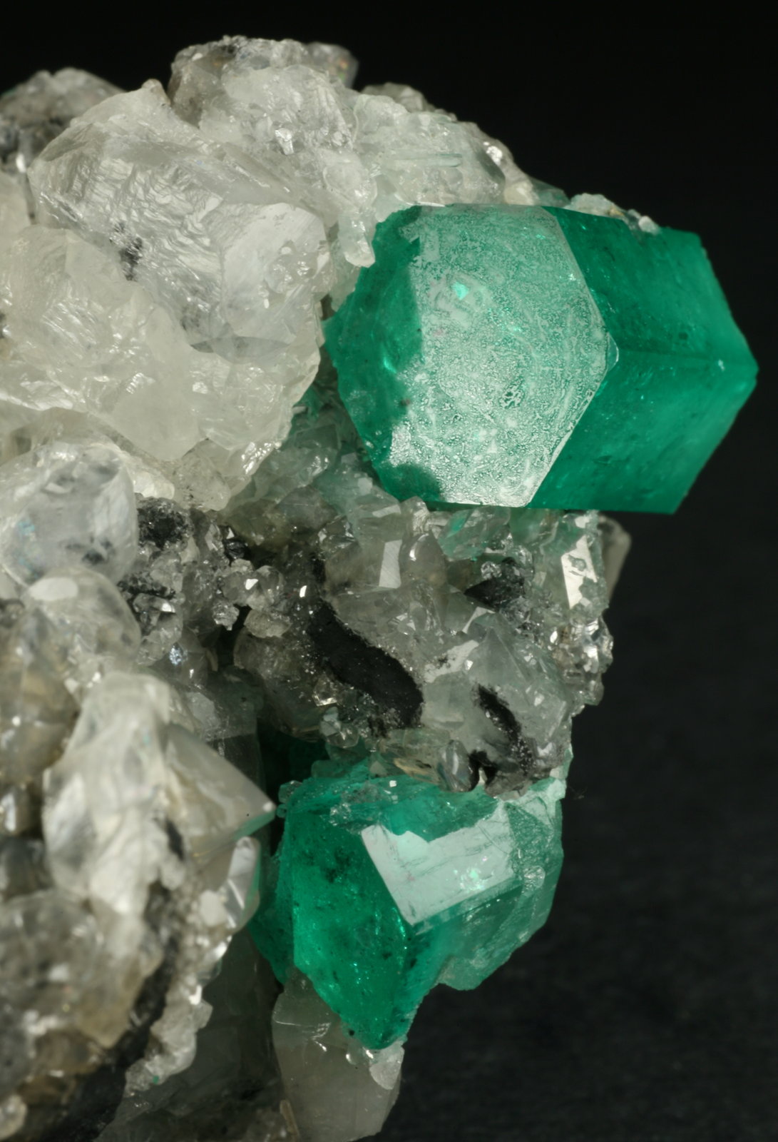 Beryl (variety emerald), Calcite
60x50x35mm
(Autor: Fiebre Verde)