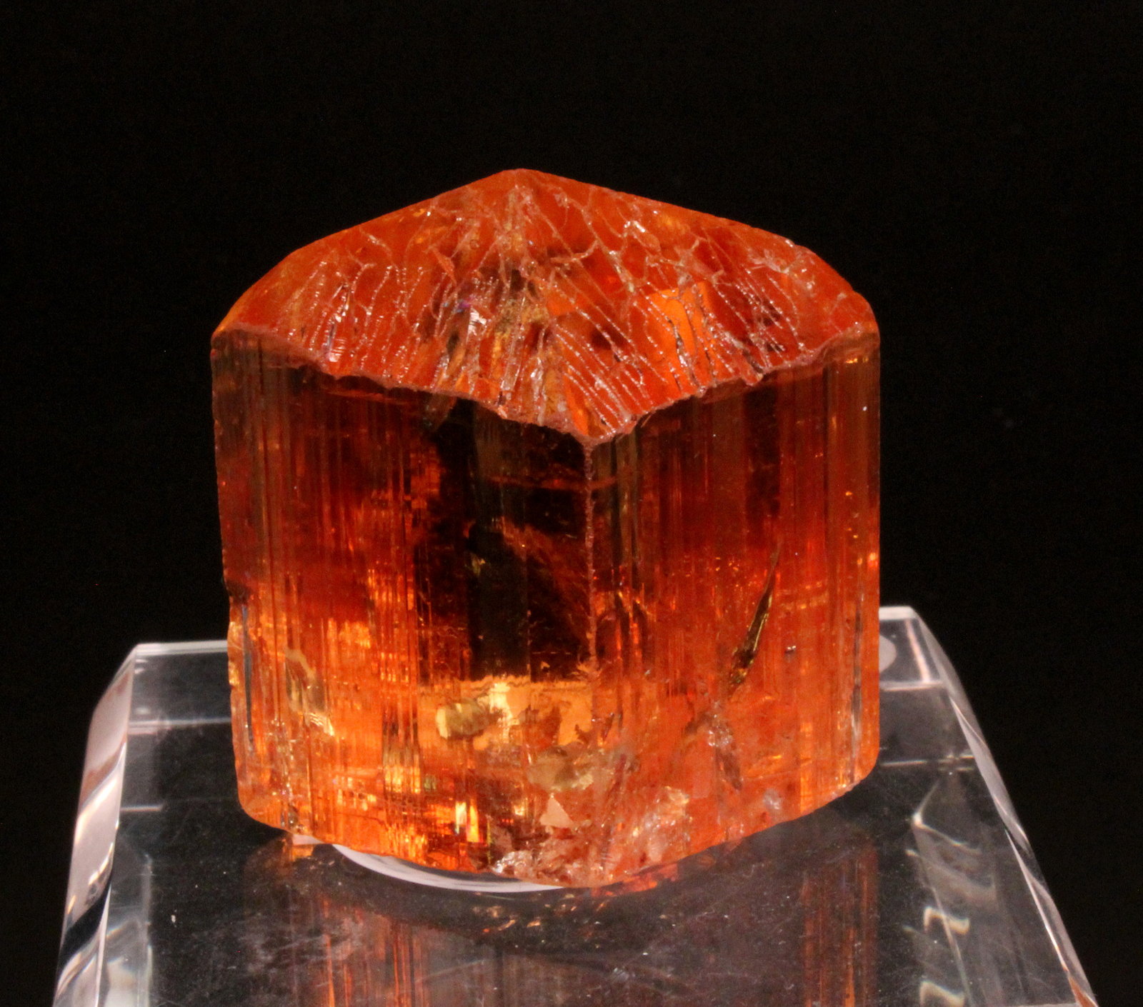 Topaz
35mm x 34mm x 25mm
(Autor: Don Lum)
