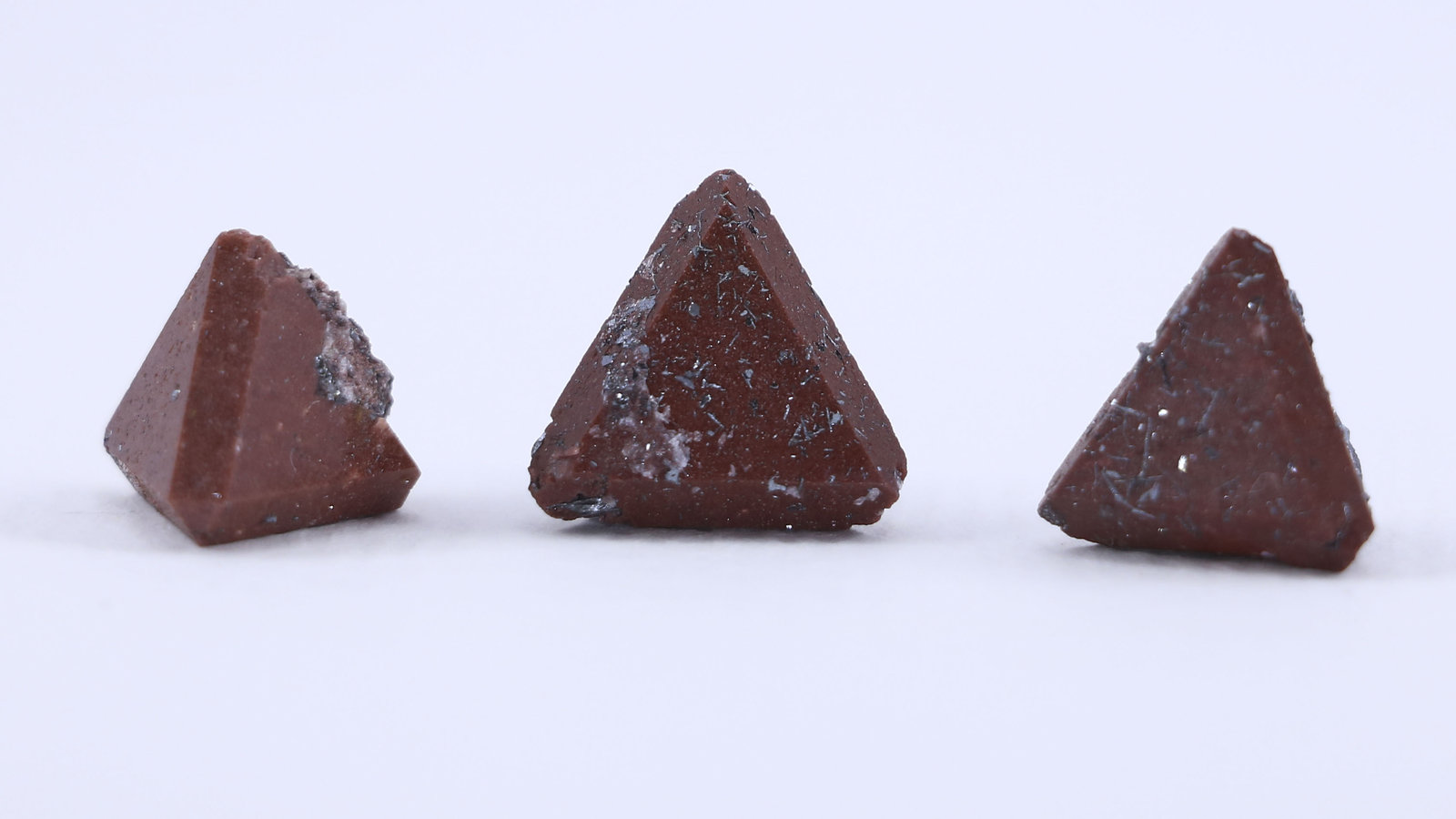 Zunyite
about 1.5 cm
(Autor: Arash Ghafari)