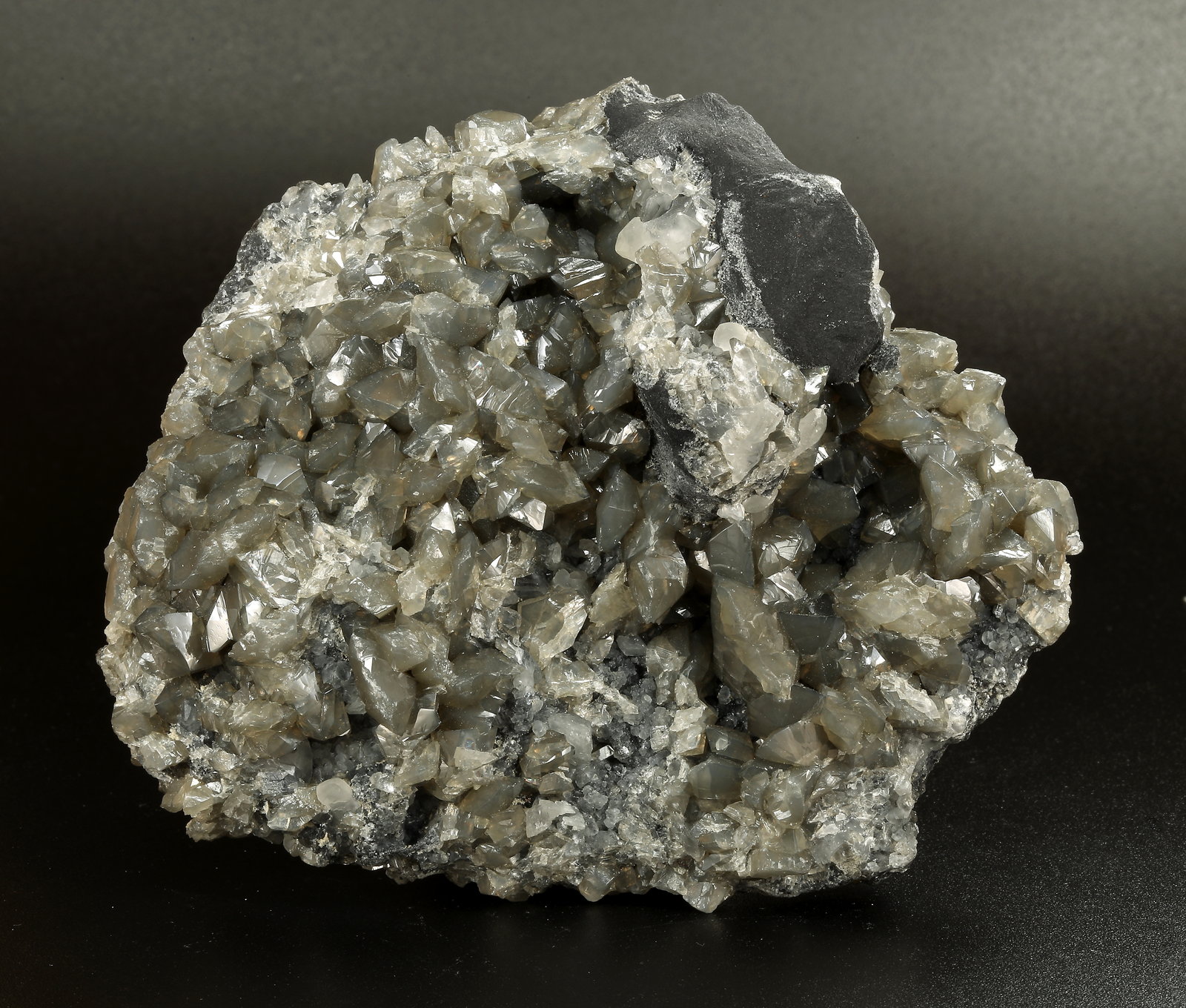 Beryl (Var. Emerald), Calcite, Dolomite, Pyrite
98x83x35mm, longest xl=20mm
(Autor: Fiebre Verde)