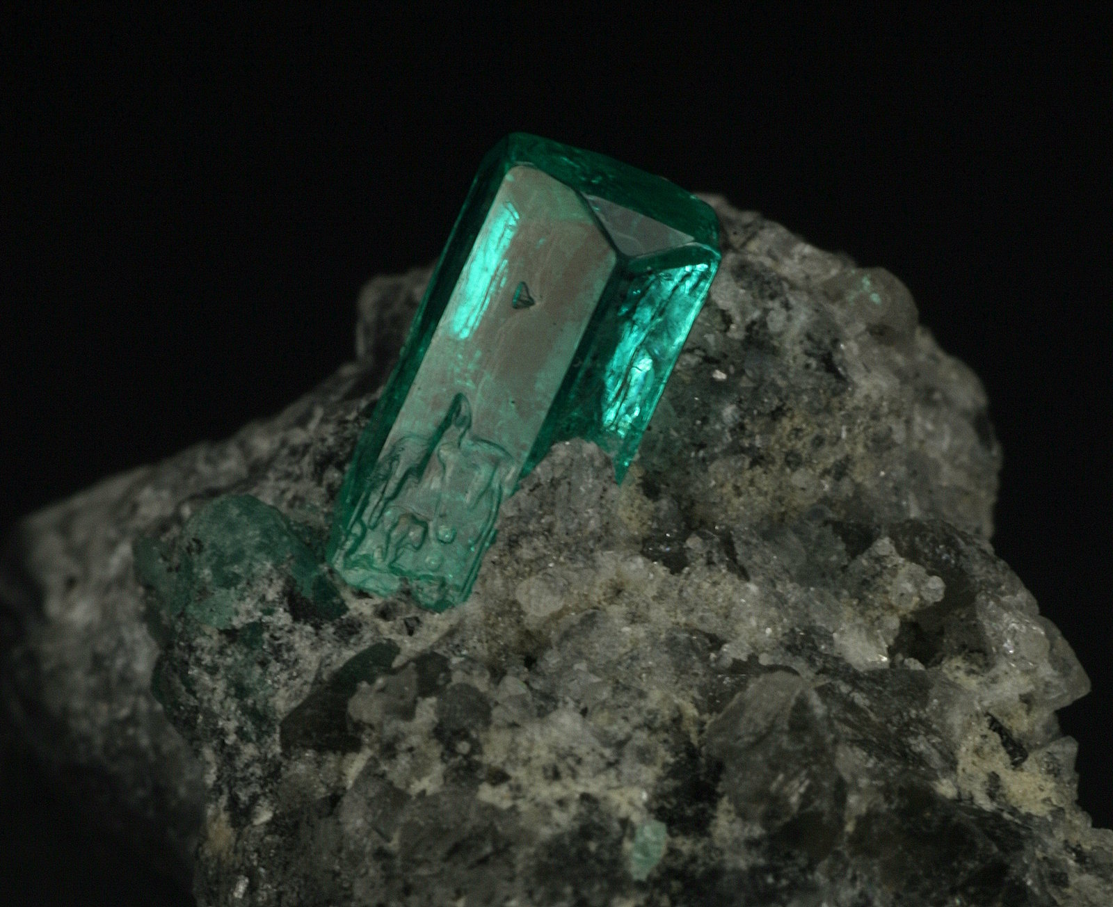 Beryl (variety emerald), Calcite, Pyrite, Quartz
50x20x45mm
(Autor: Fiebre Verde)