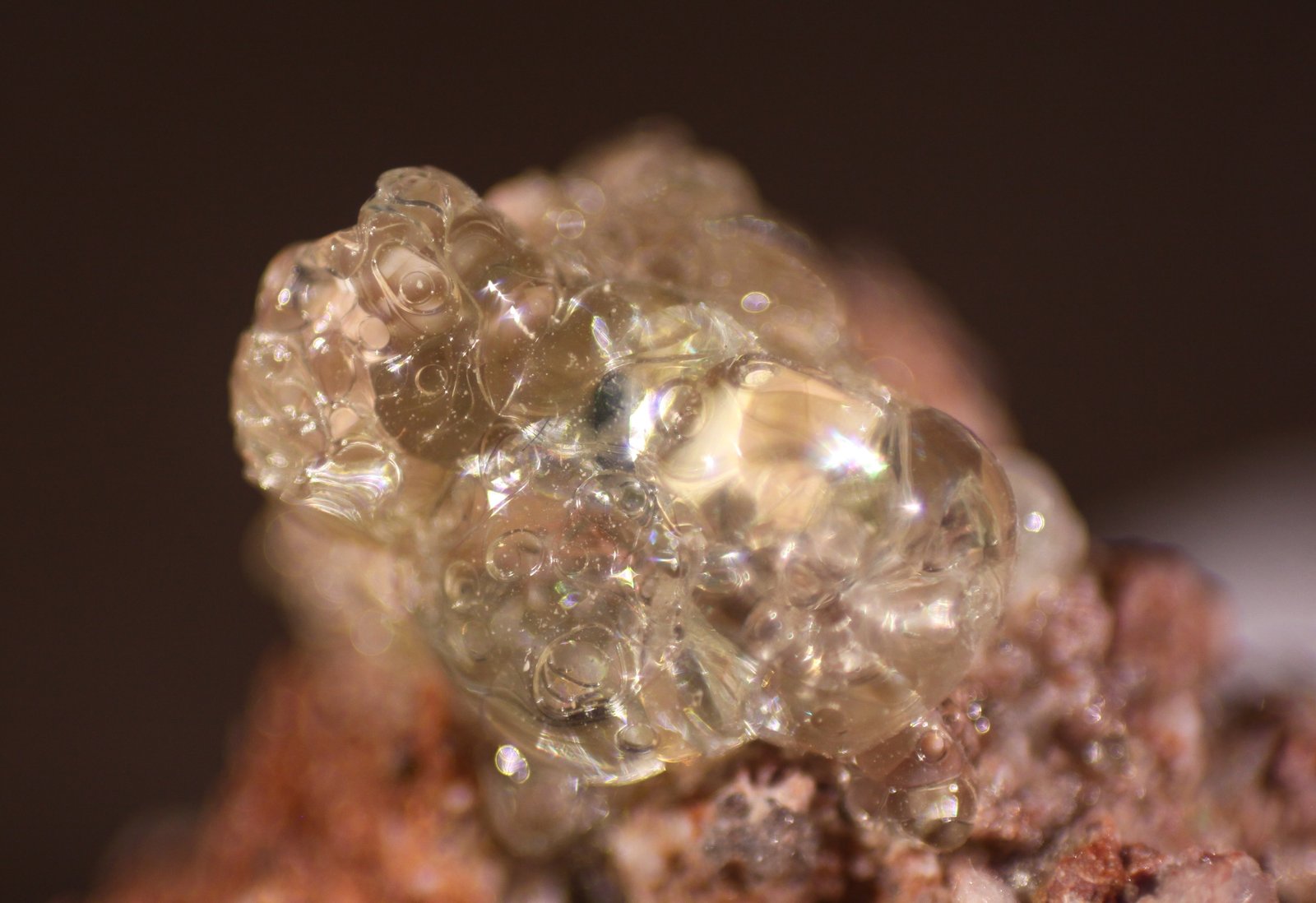Opal (variety hyalite)
Detail FOV=11 mm
(Autor: Firmo Espinar)