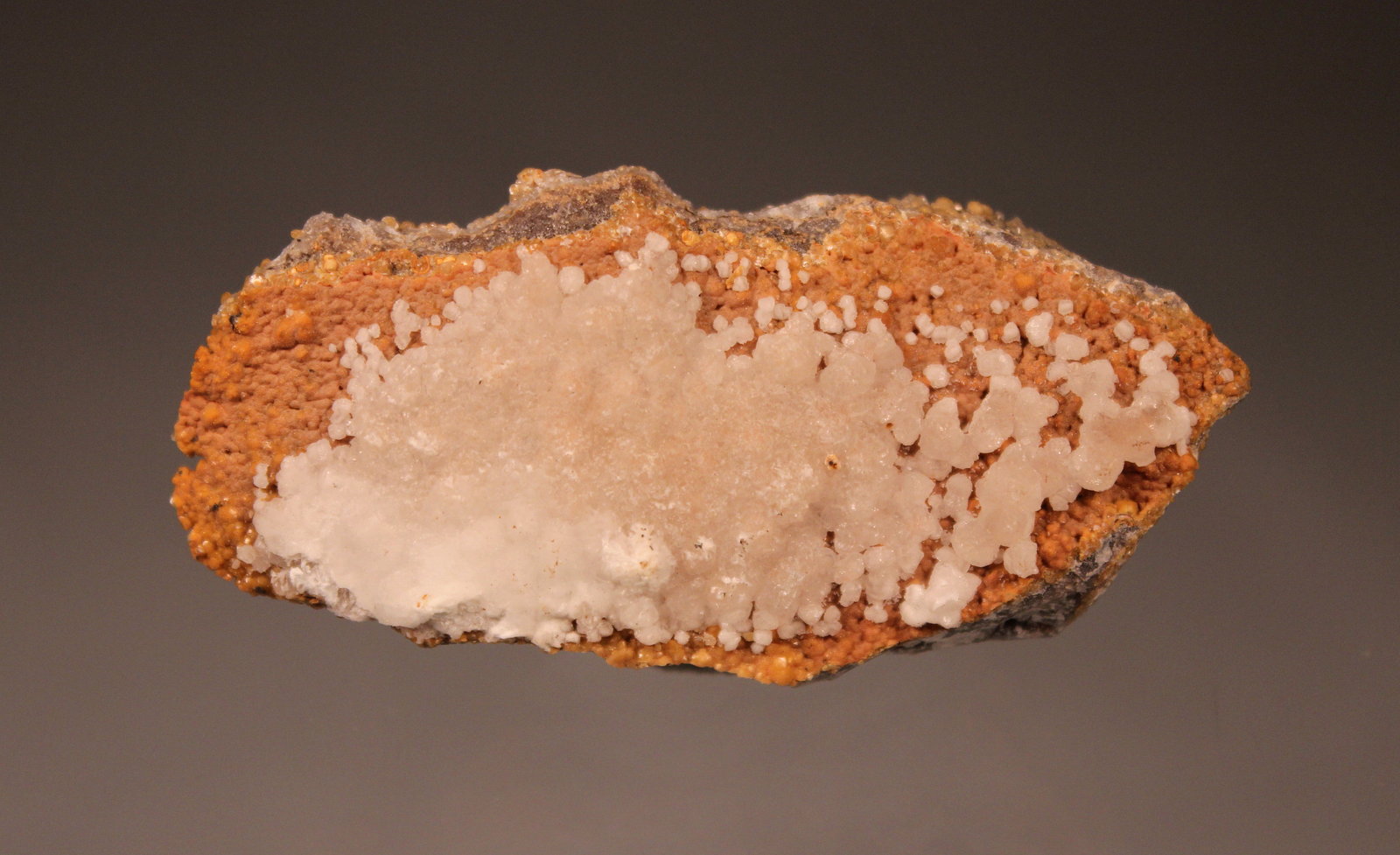Smithsonite
73mm x 34mm x 28mm
(Autor: Don Lum)