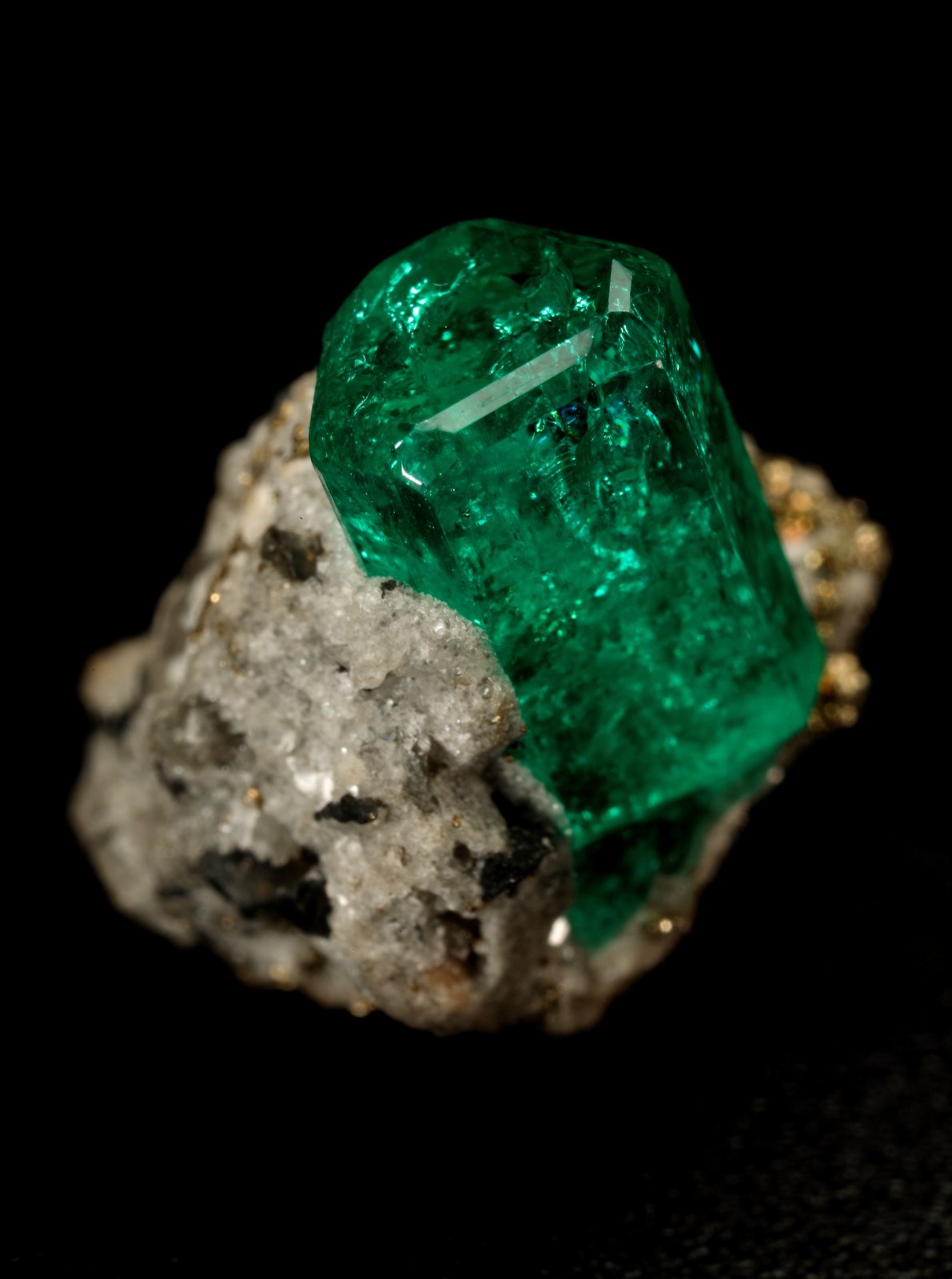 Beryl (variety emerald), Calcite, Pyrite
xl=12x6mm
(Autor: Fiebre Verde)