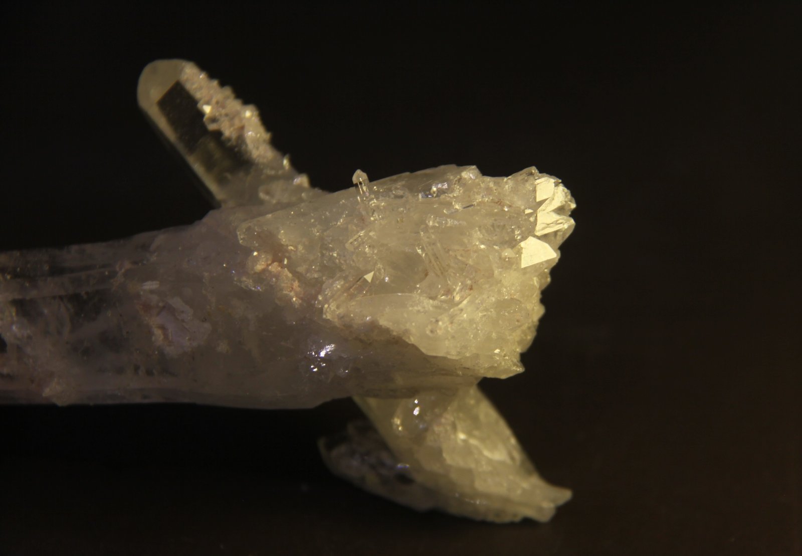 Quartz
52mm x 104mm x 34mm
(Autor: Firmo Espinar)