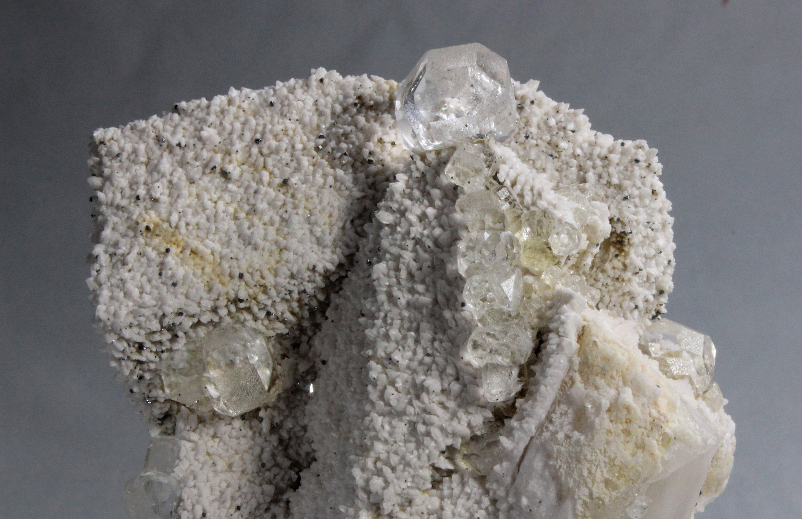 Fluorite, Dolomite, Quartz
114mm x 98mm x 83mm
(Autor: Don Lum)