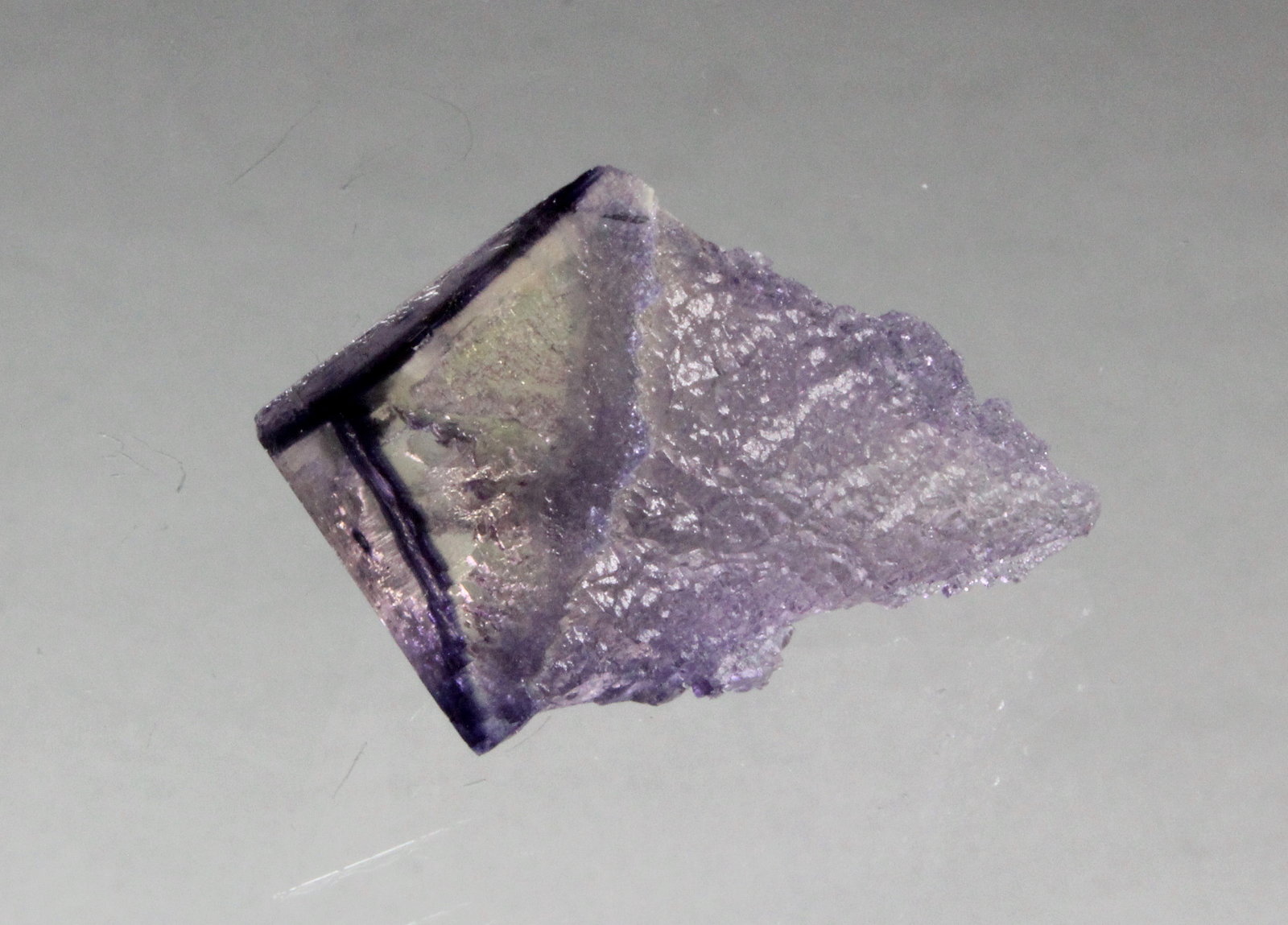 Fluorite
47mm x 33mm x 27mm
(Autor: Don Lum)