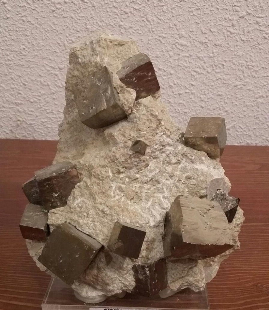 Pyrite
11 cm x 14 cm x 9 cm
(Autor: Firmo Espinar)