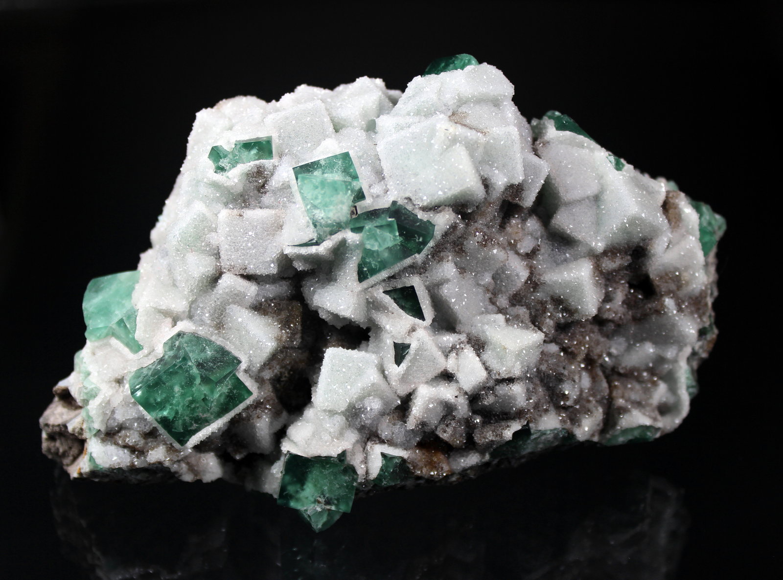 Fluorite, Quartz
152mm x 68mm x 85mm
(Autor: Don Lum)