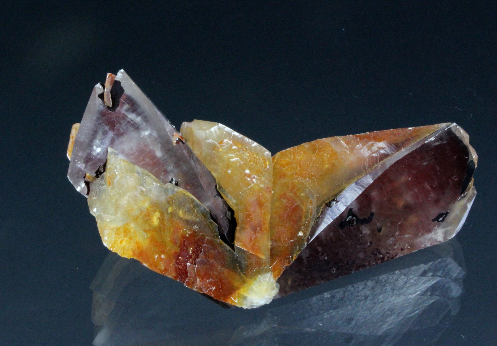 Calcite
85 mm x 46 mm x 40 mm
(Autor: Don Lum)