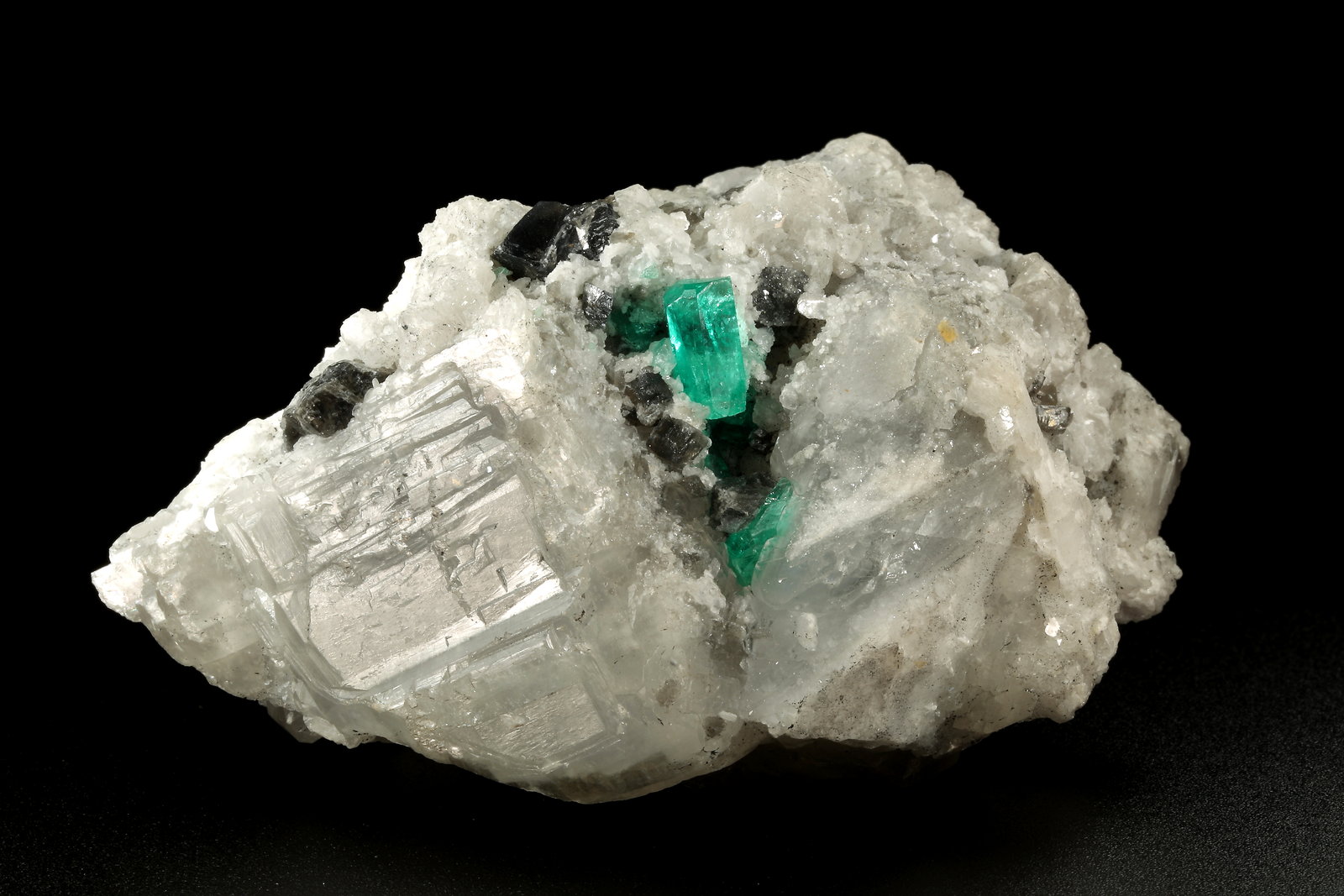 Beryl (variety emerald), Calcite, Dolomite
85x50x50mm, xl=10mm
(Autor: Fiebre Verde)