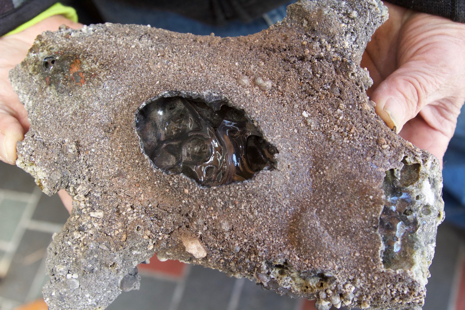 fulgurite
'fingers scale'
(Autor: vic rzonca)