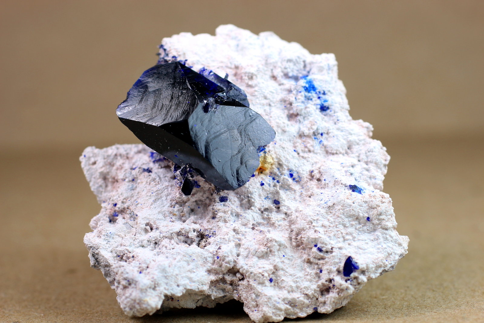 Azurite
5.7 x 5.5 x 2 centimeters
(Autor: Ricardo Melendez)
