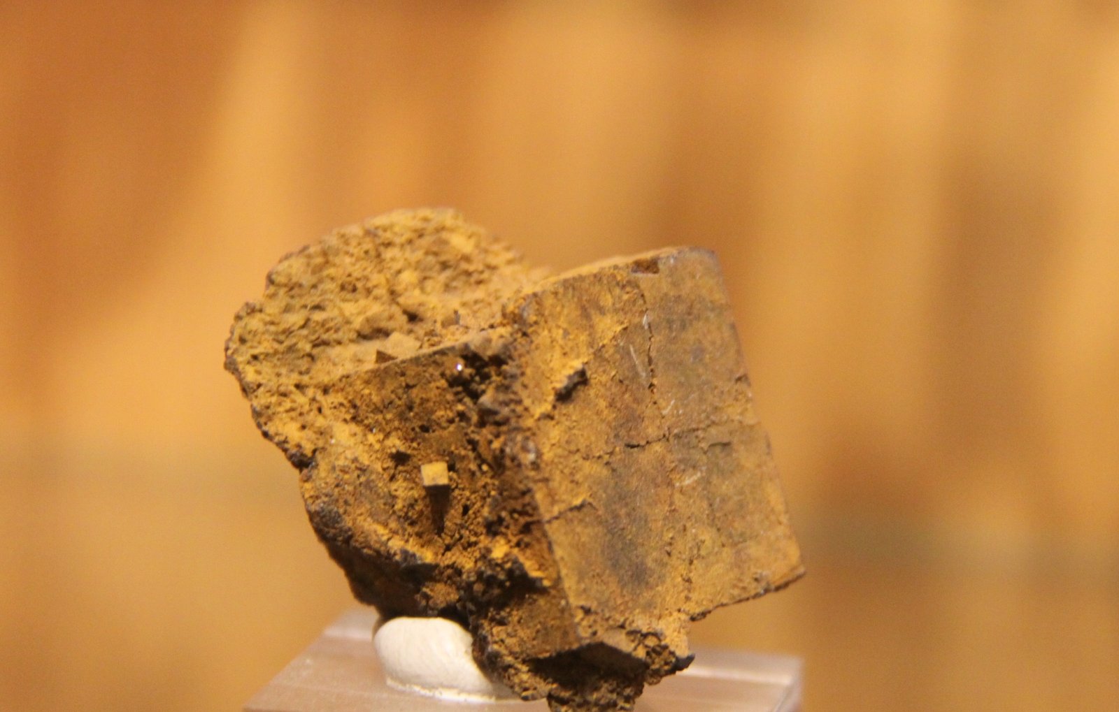 limonite after Pyrite
23 mm x 27 mm x 22mm
(Autor: Firmo Espinar)