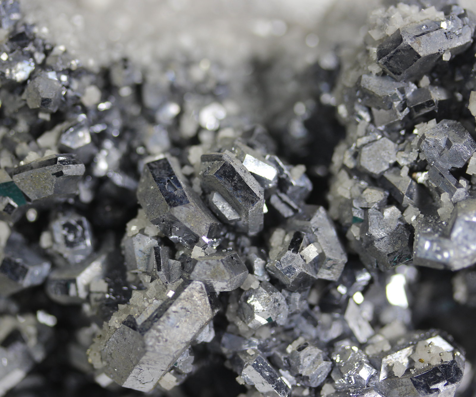 Galena, Dolomite, Chalcopyrite
210 mm x 135 mm x 135 mm
(Autor: Don Lum)