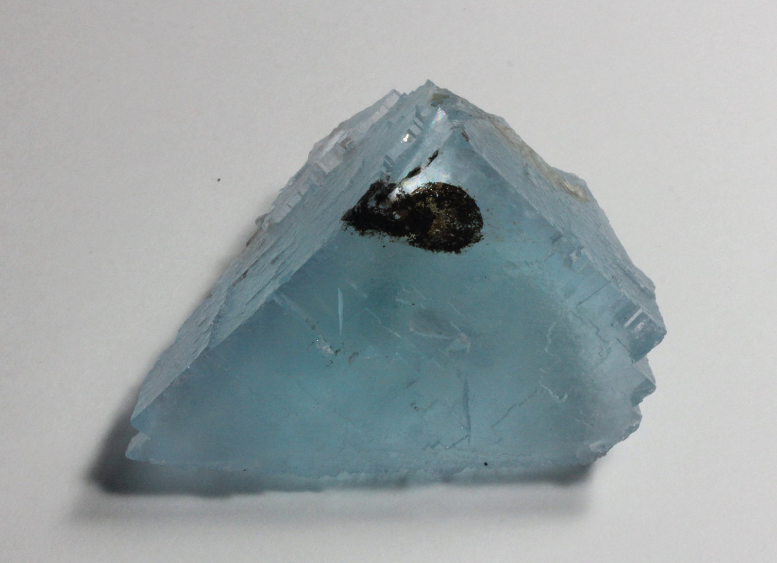 Fluorite, Bitumen
7 cm x 6.5 cm
(Autor: Don Lum)