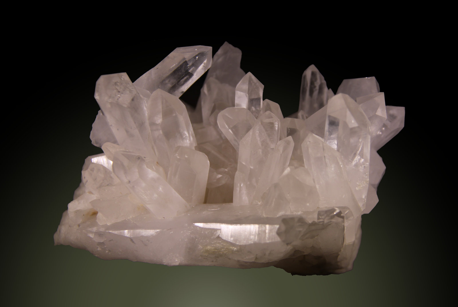 Quartz
128mm x 93mm x 85mm
(Autor: Firmo Espinar)