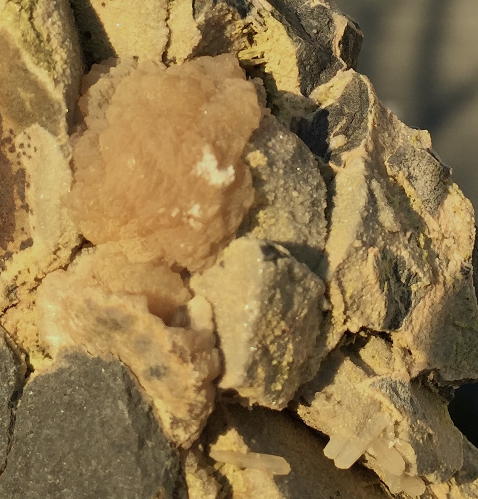 Stilbite
1.1 x 1.2 cm
(Autor: steven calamuci)