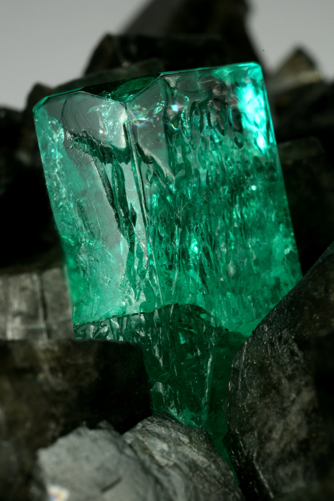 Beryl (variety emerald), Calcite
68x62x40mm, xl=15mm
(Autor: Fiebre Verde)
