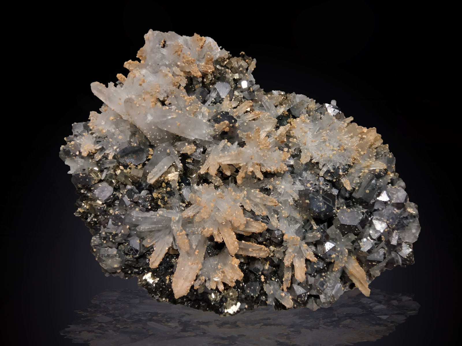 Galena, Pyrite, Quartz and Dolomite
92 mm x 58 mm x 40 mm
(Autor: Firmo Espinar)