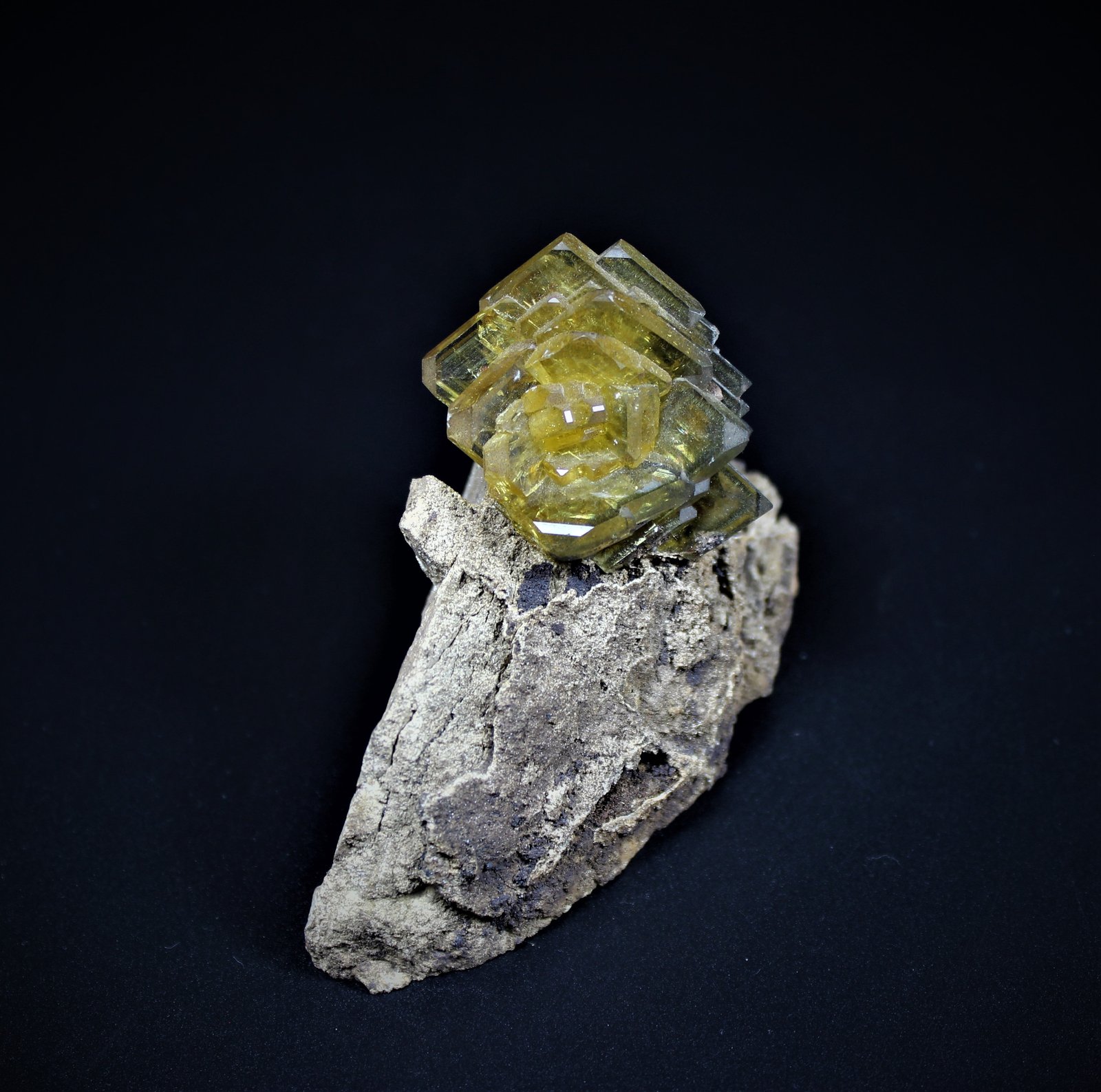 Baryte
86 mm x 41 mm x 56 mm
(Autor: Don Lum)