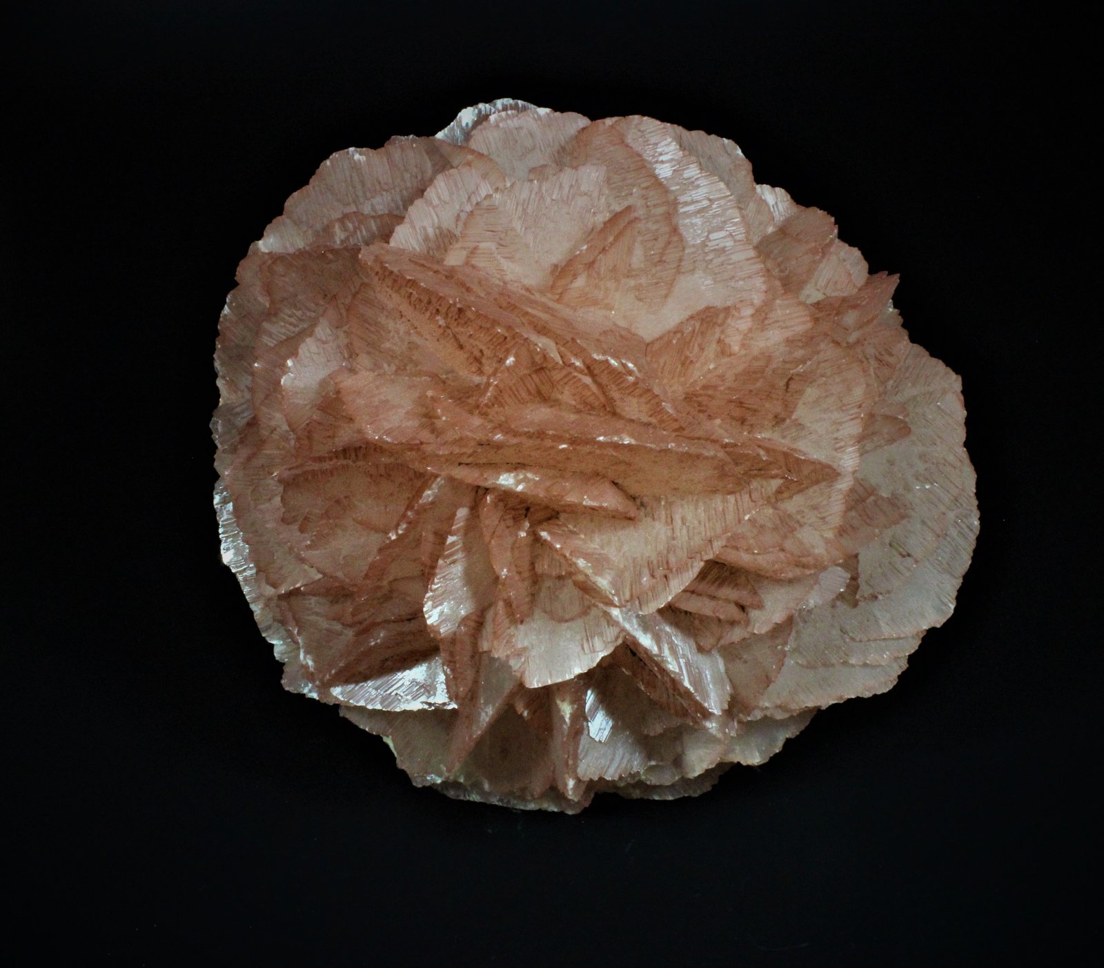 Calcite, Hematite
180 mm x 160 mm x 120 mm
(Autor: Don Lum)