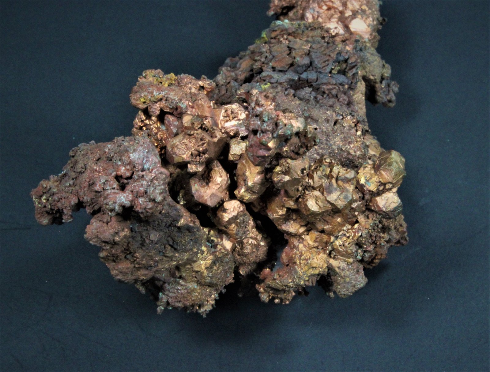 Copper
91 mm x 50 mm x 42 mm
(Autor: Don Lum)
