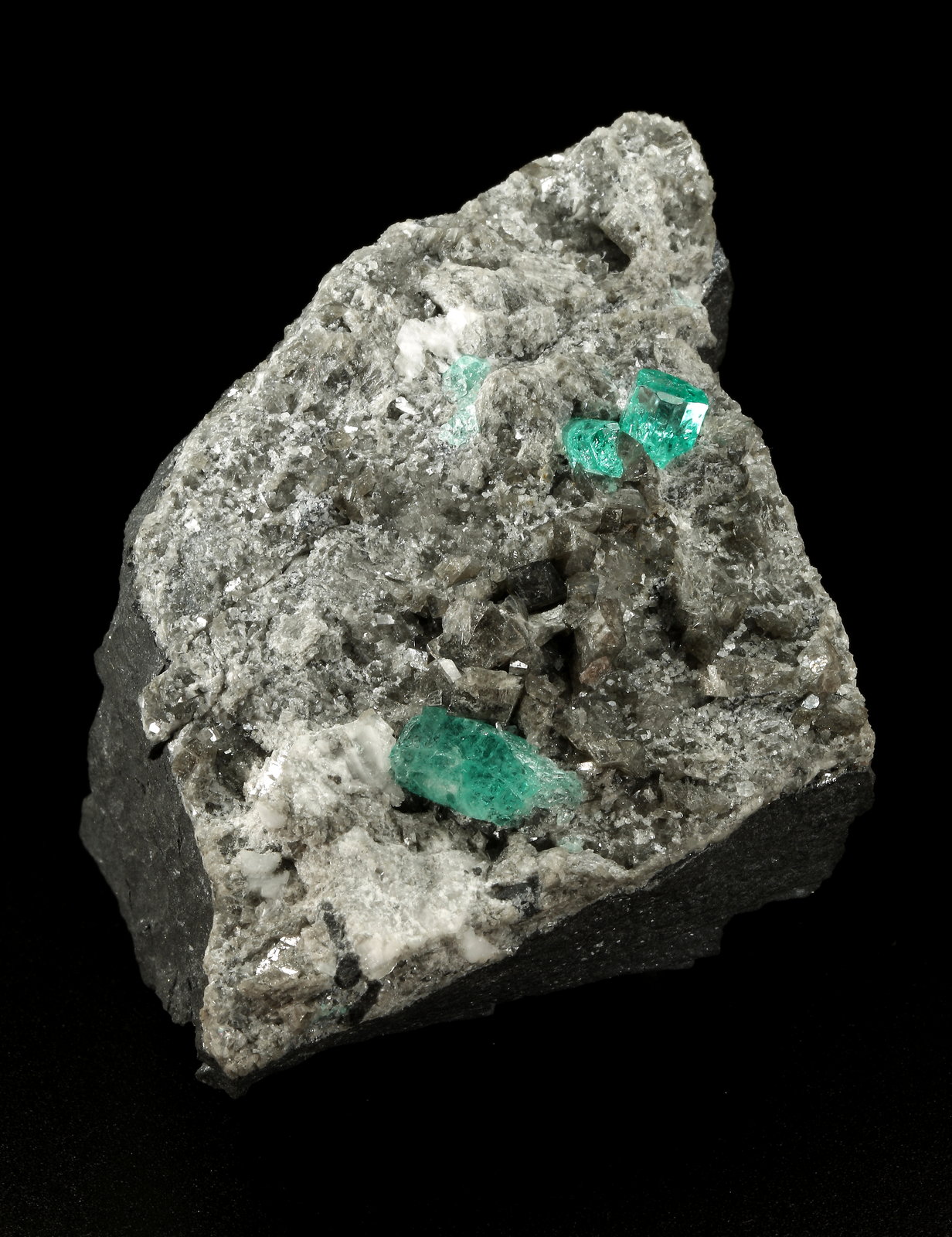 Beryl (variety emerald), Calcite, Dolomite
87x64x61mm, largest xl=5mm
(Autor: Fiebre Verde)