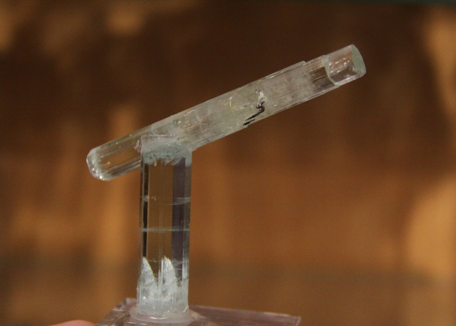 Beryl (variety aquamarine)
65mm x 69mm x 16mm overall size. Vertical= 14mm x 40mm x 11mm. Horizontal= 67mm x 9mm x 8mm
(Autor: Firmo Espinar)