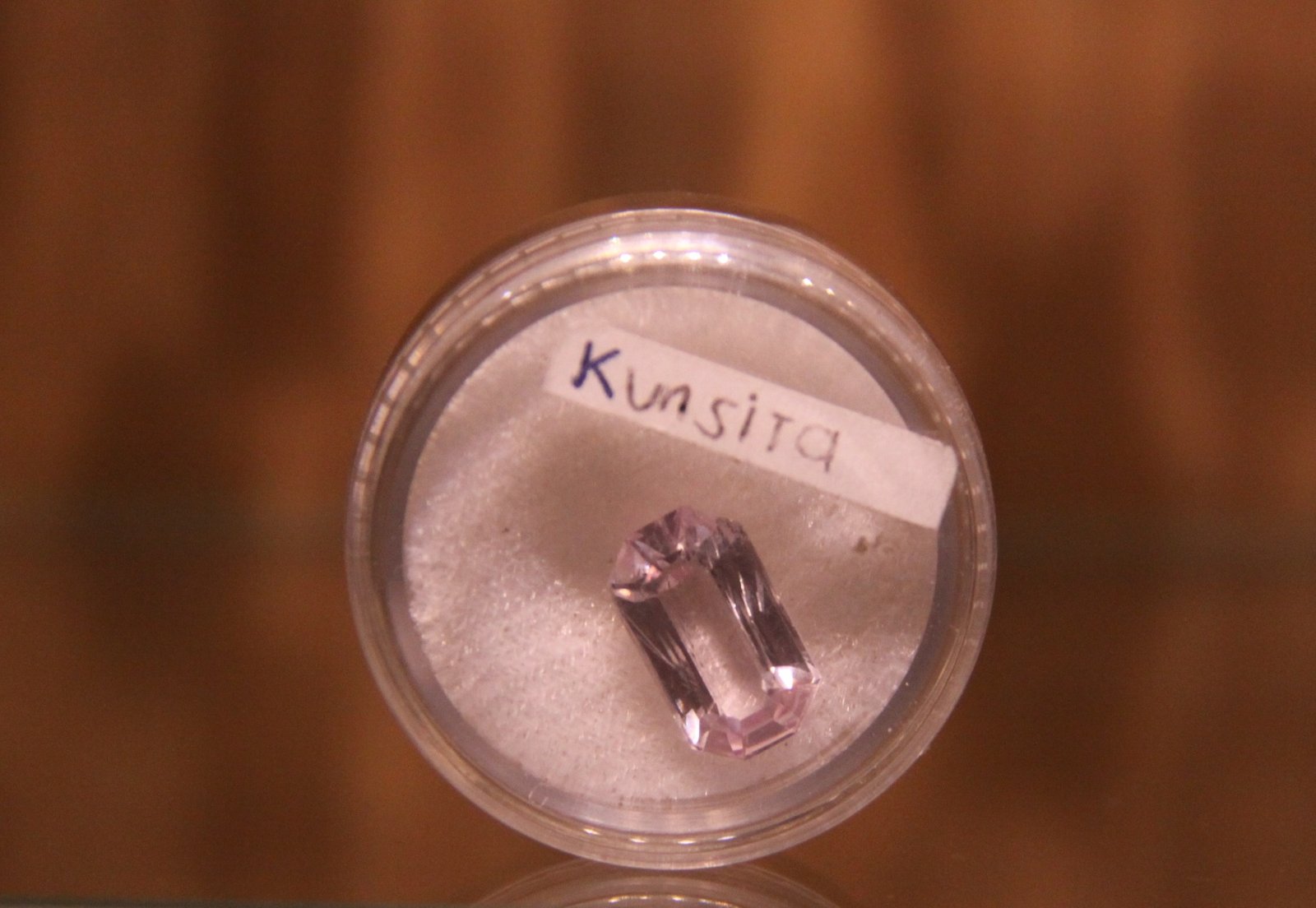 Spodumene (variety kunzite)
11mm x 5´5mm x 3mm
(Autor: Firmo Espinar)