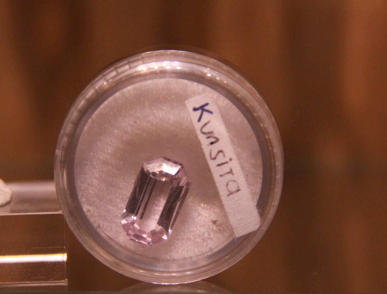 Spodumene (variety kunzite)
11mm x 5´5mm x 3mm
(Autor: Firmo Espinar)