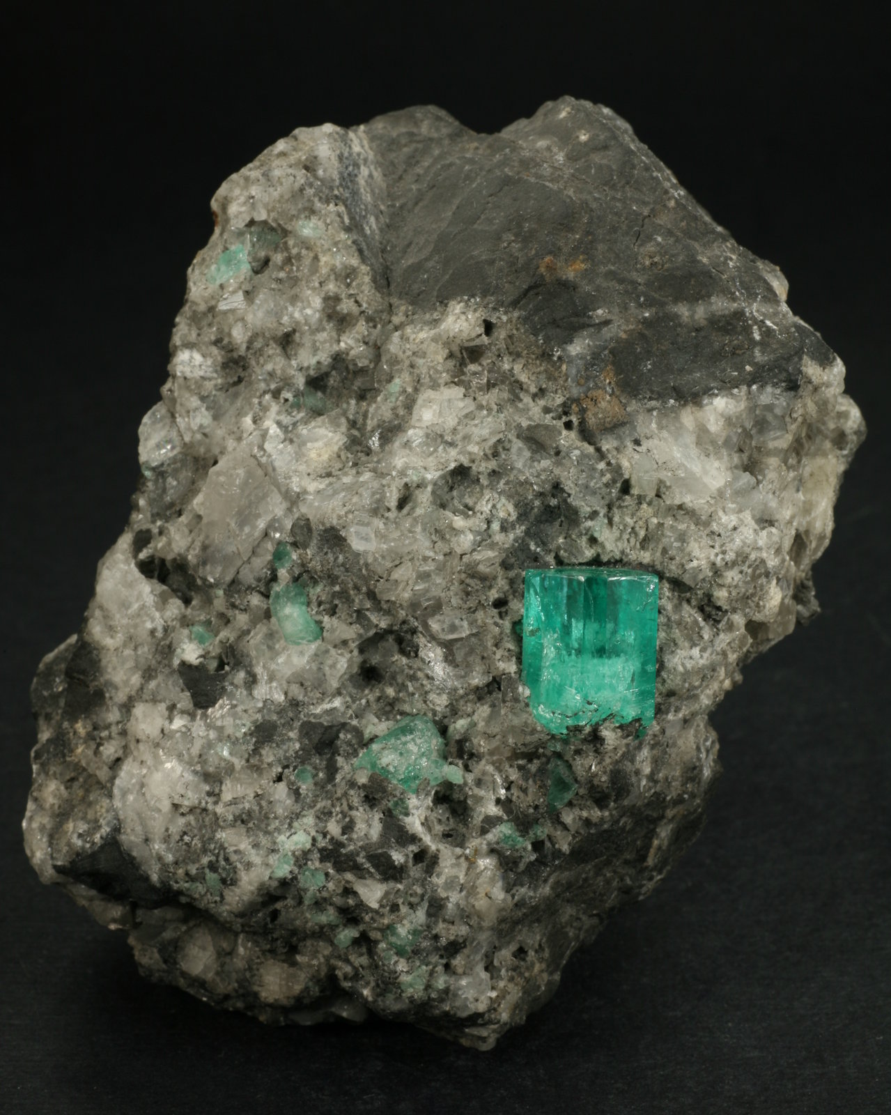 Beryl (variety emerald), Calcite
60x80mm
(Autor: Fiebre Verde)
