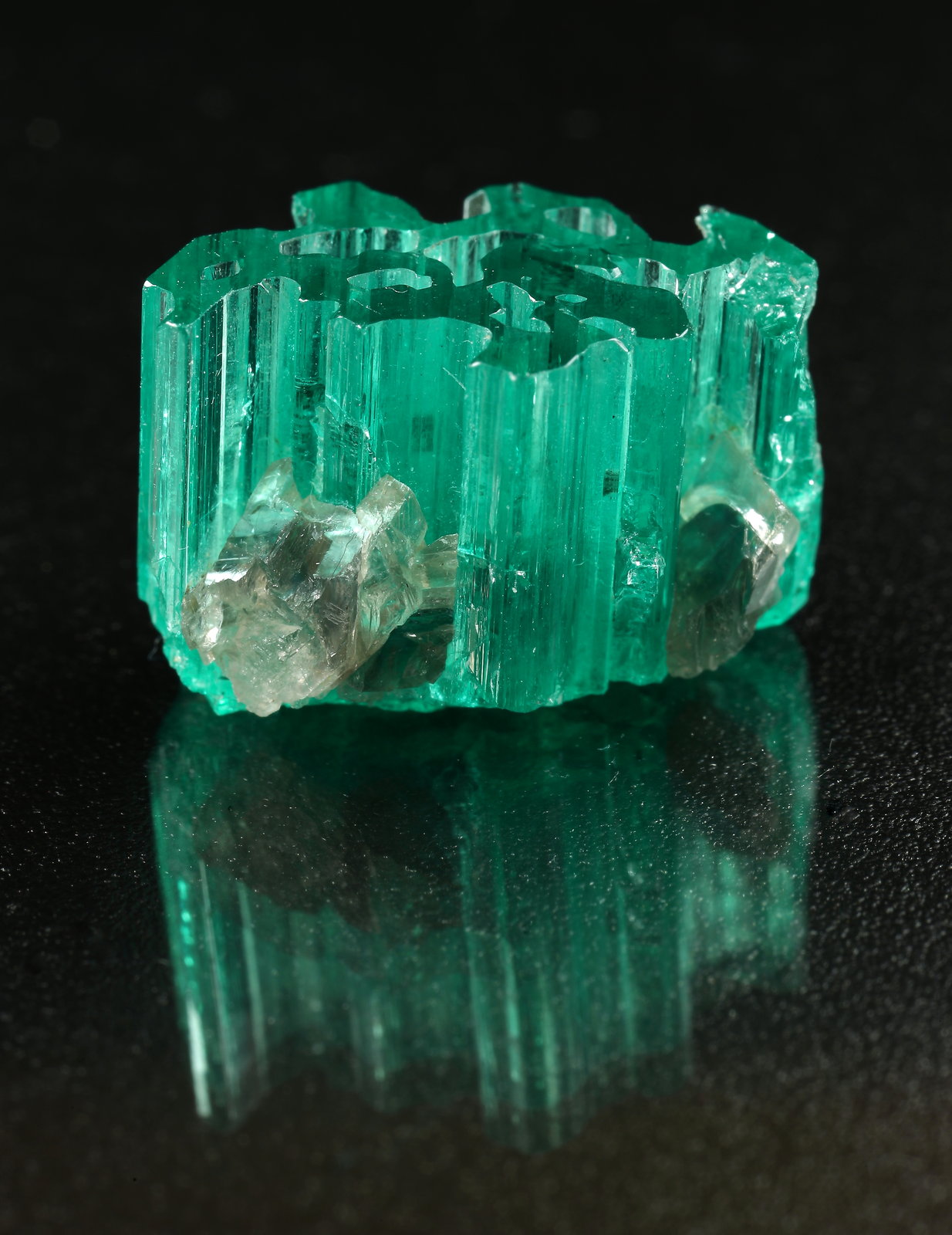 Beryl (variety emerald), Dolomite
17x11x11mm
(Autor: Fiebre Verde)