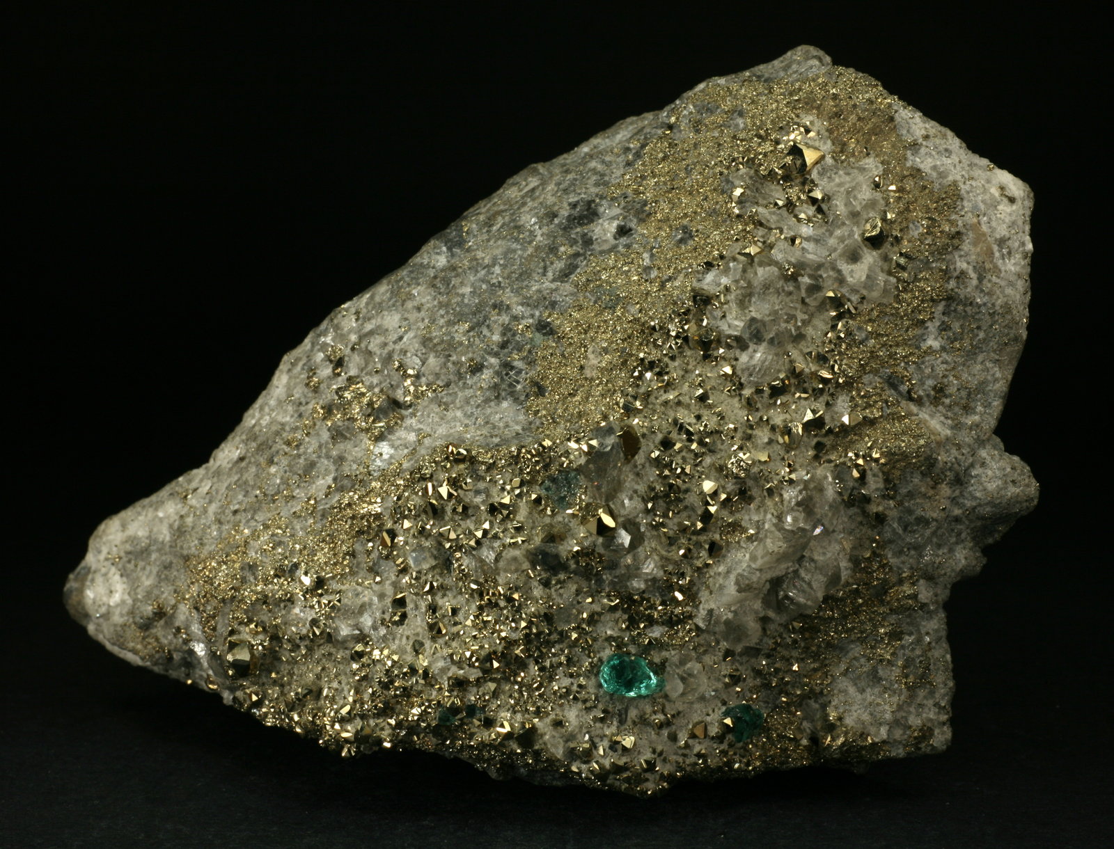 Beryl (variety emerald), Calcite, Pyrite
105x45x80mm
(Autor: Fiebre Verde)