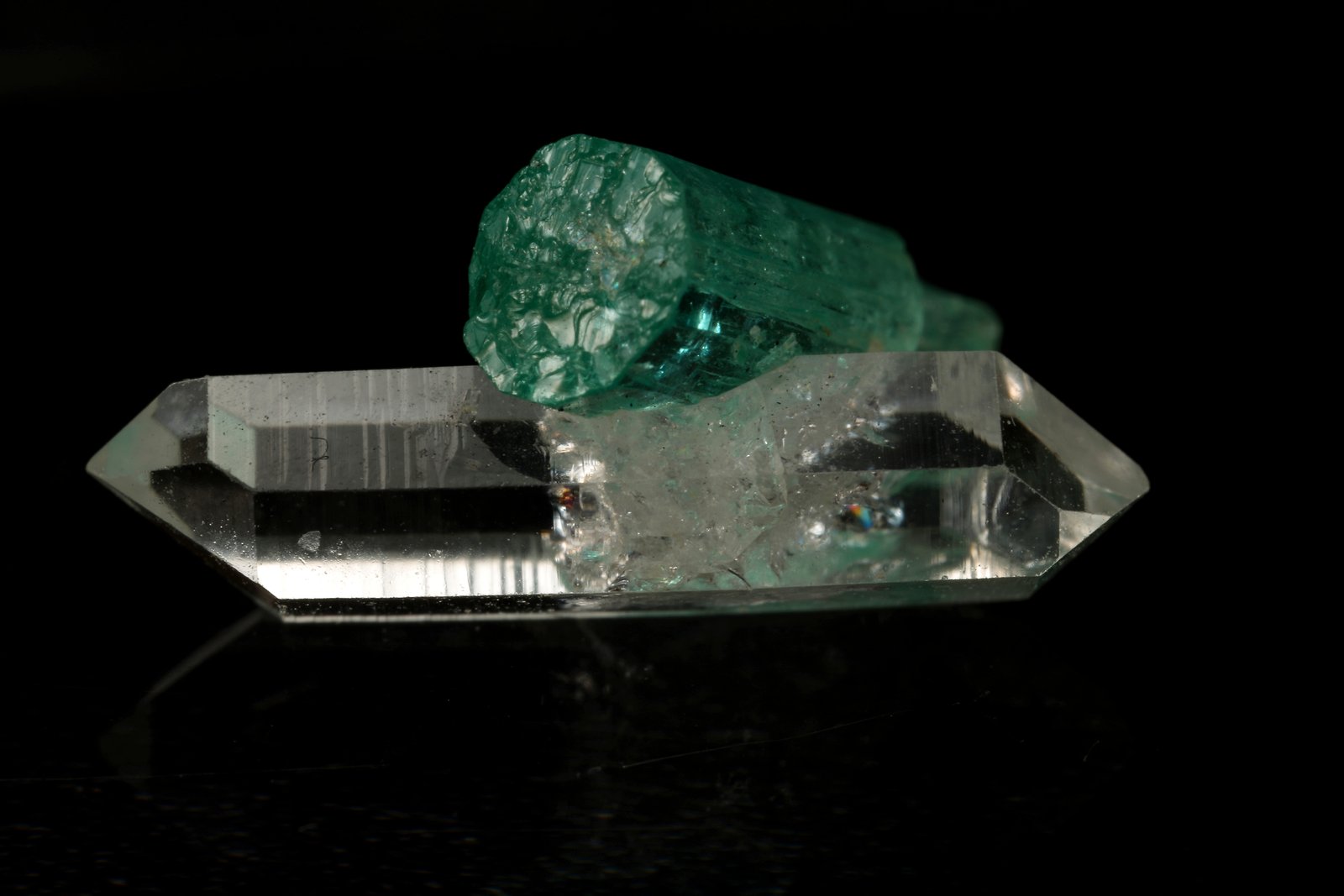 Beryl (variety emerald), Quartz
Beryl=9mm  Quartz=13mm
(Autor: Fiebre Verde)