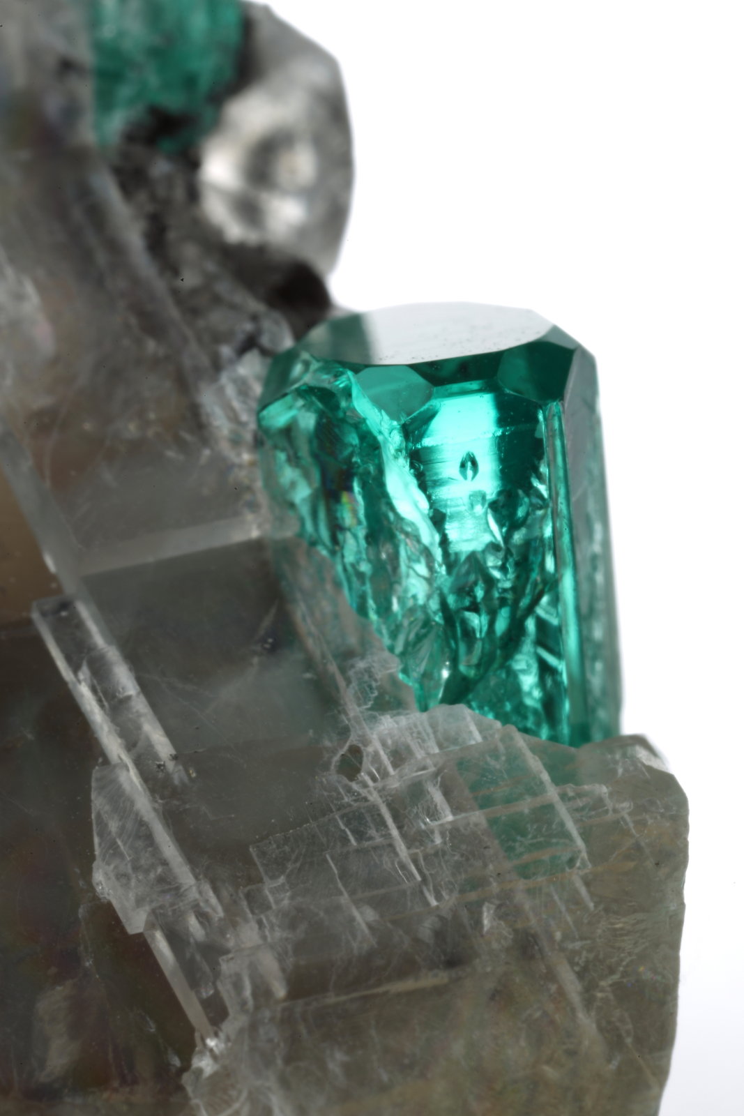 Beryl (variety emerald), Calcite
33x26x18mm (calcite xl), xls=8.5 & 4mm
(Autor: Fiebre Verde)